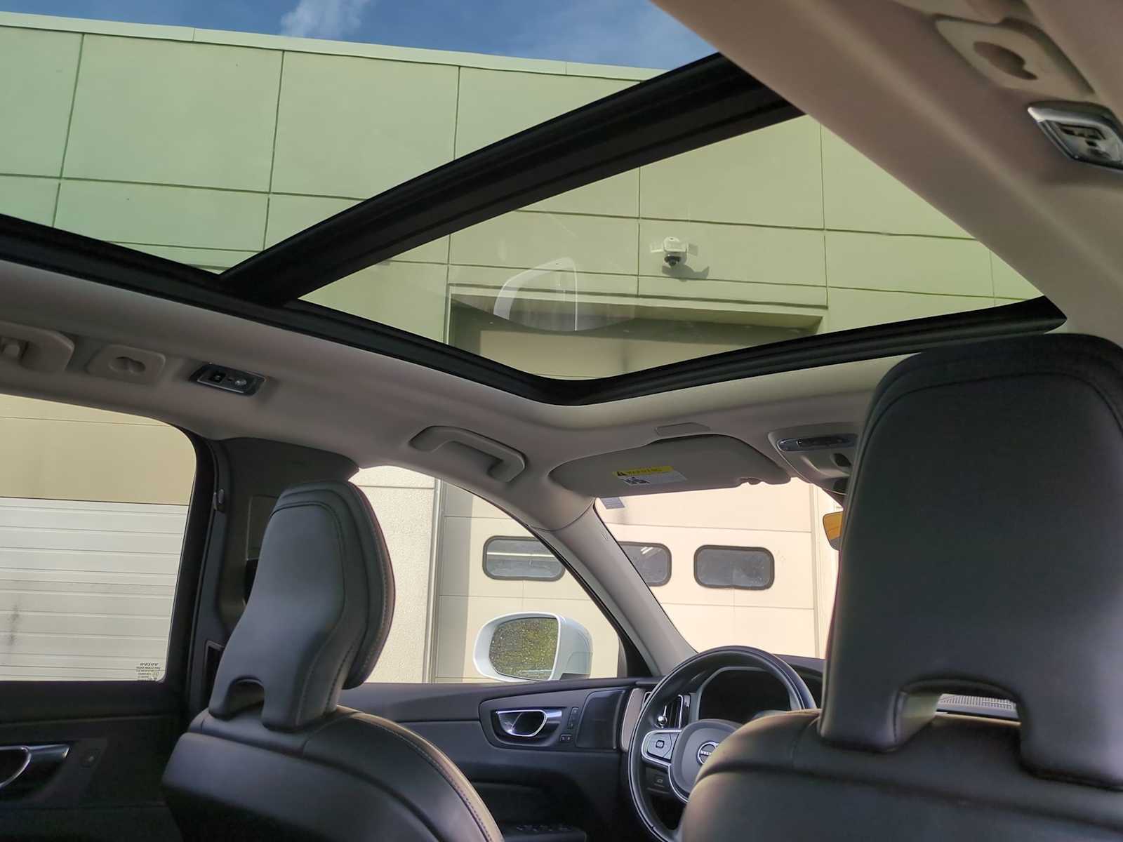 Thumbnail: 2021 Volvo XC60 - 22