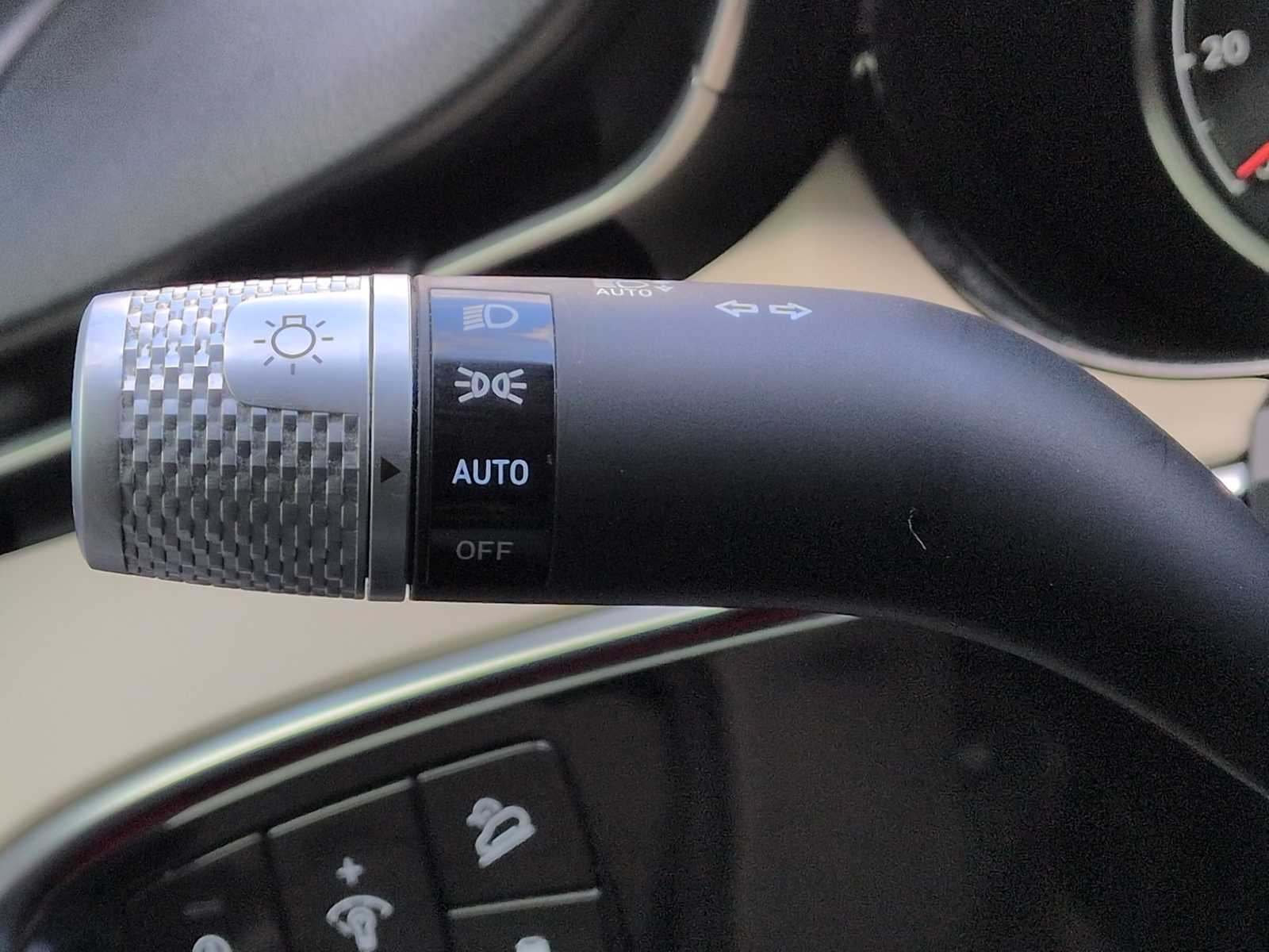 Thumbnail: 2022 Genesis GV70 - 27