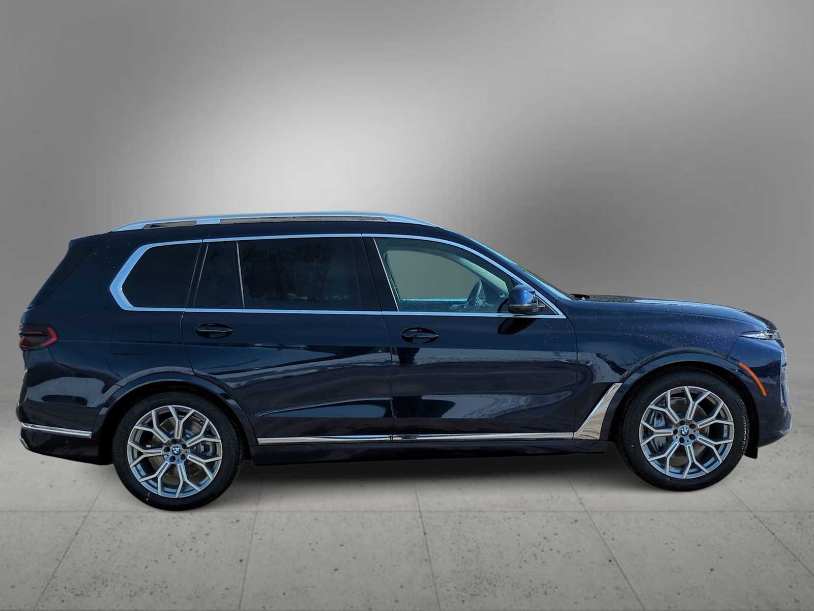 Thumbnail: 2026 BMW X7 - 9
