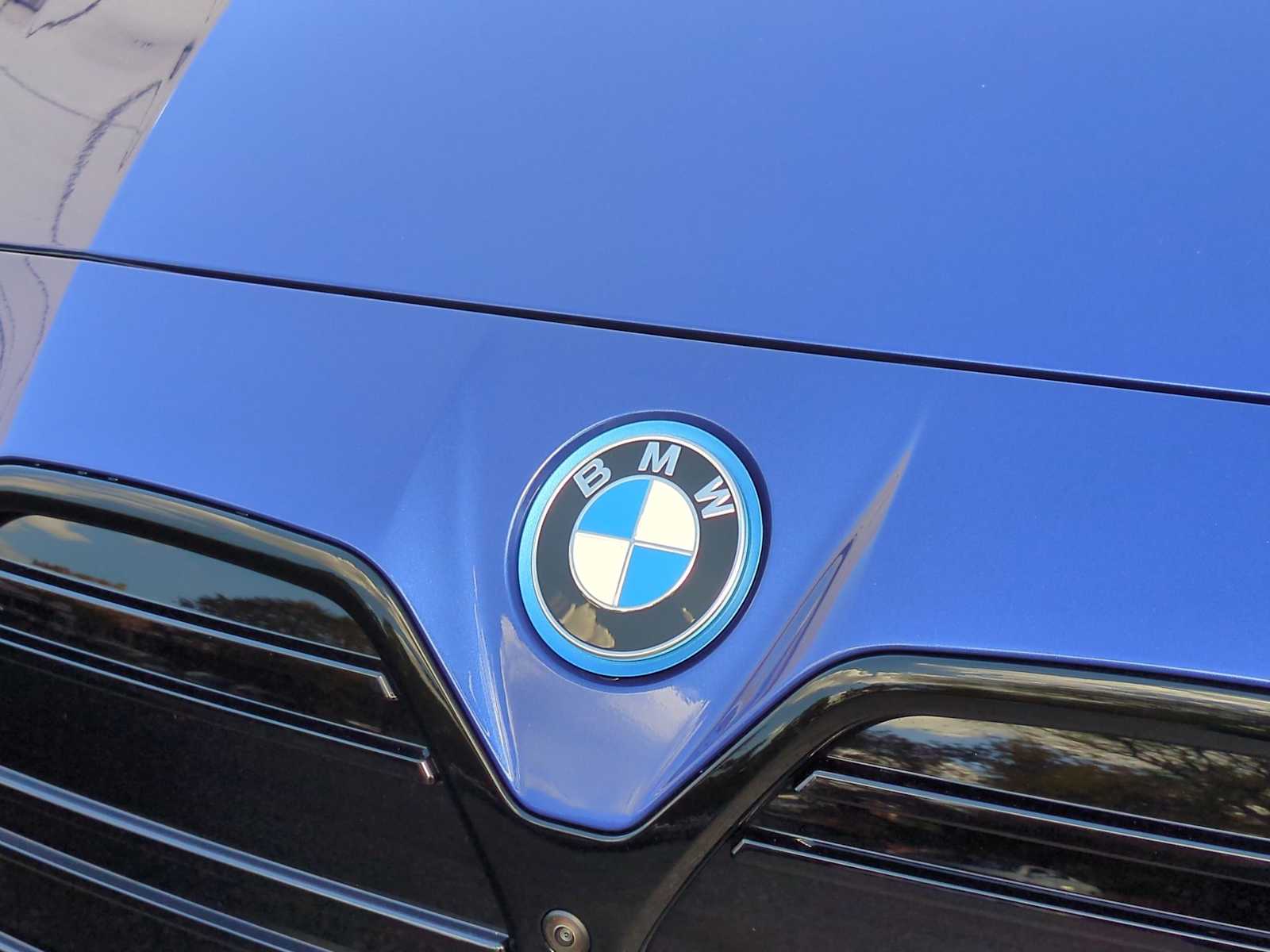 Thumbnail: 2025 BMW i4 - 12