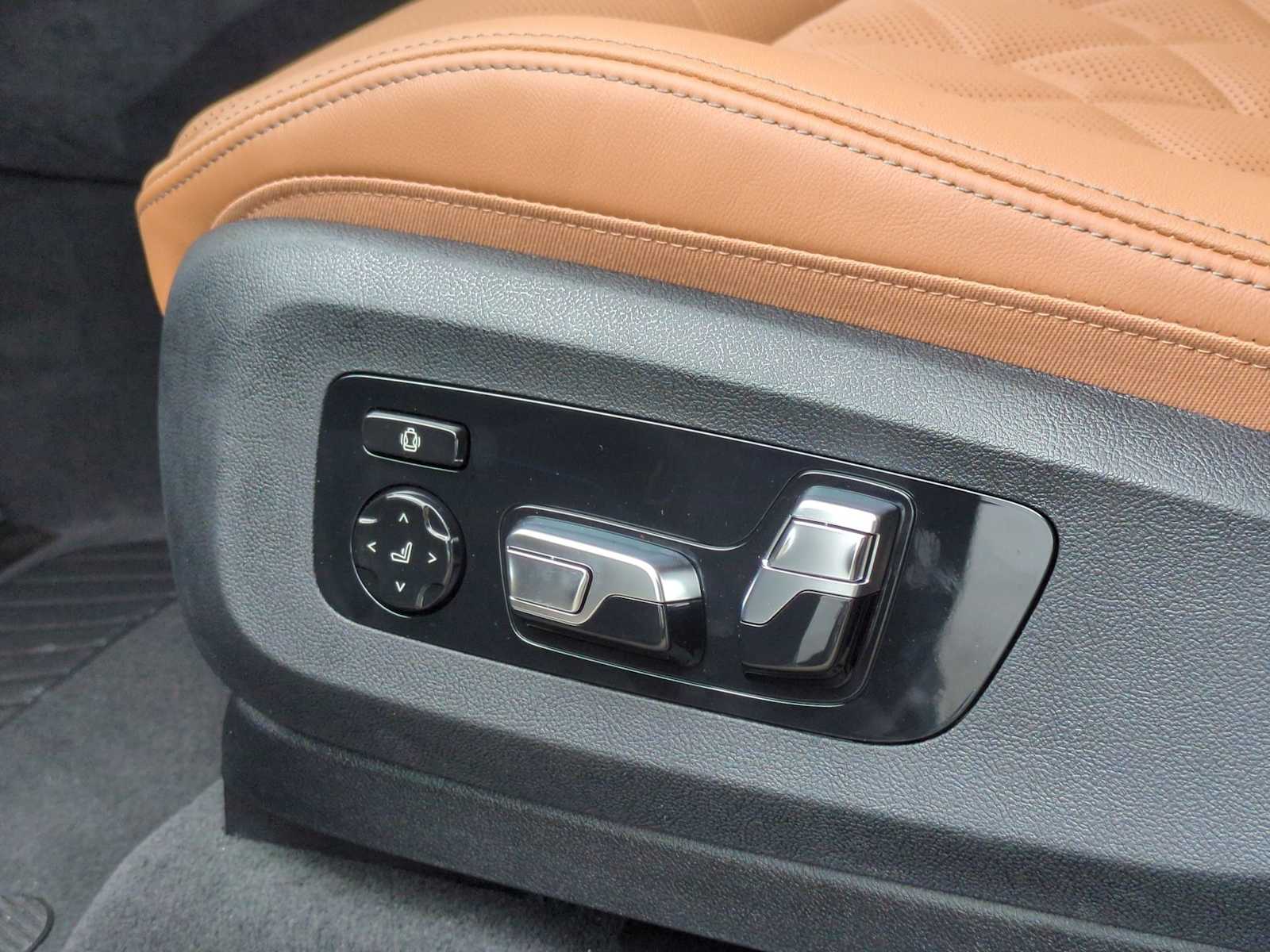 Thumbnail: 2025 BMW X7 - 18