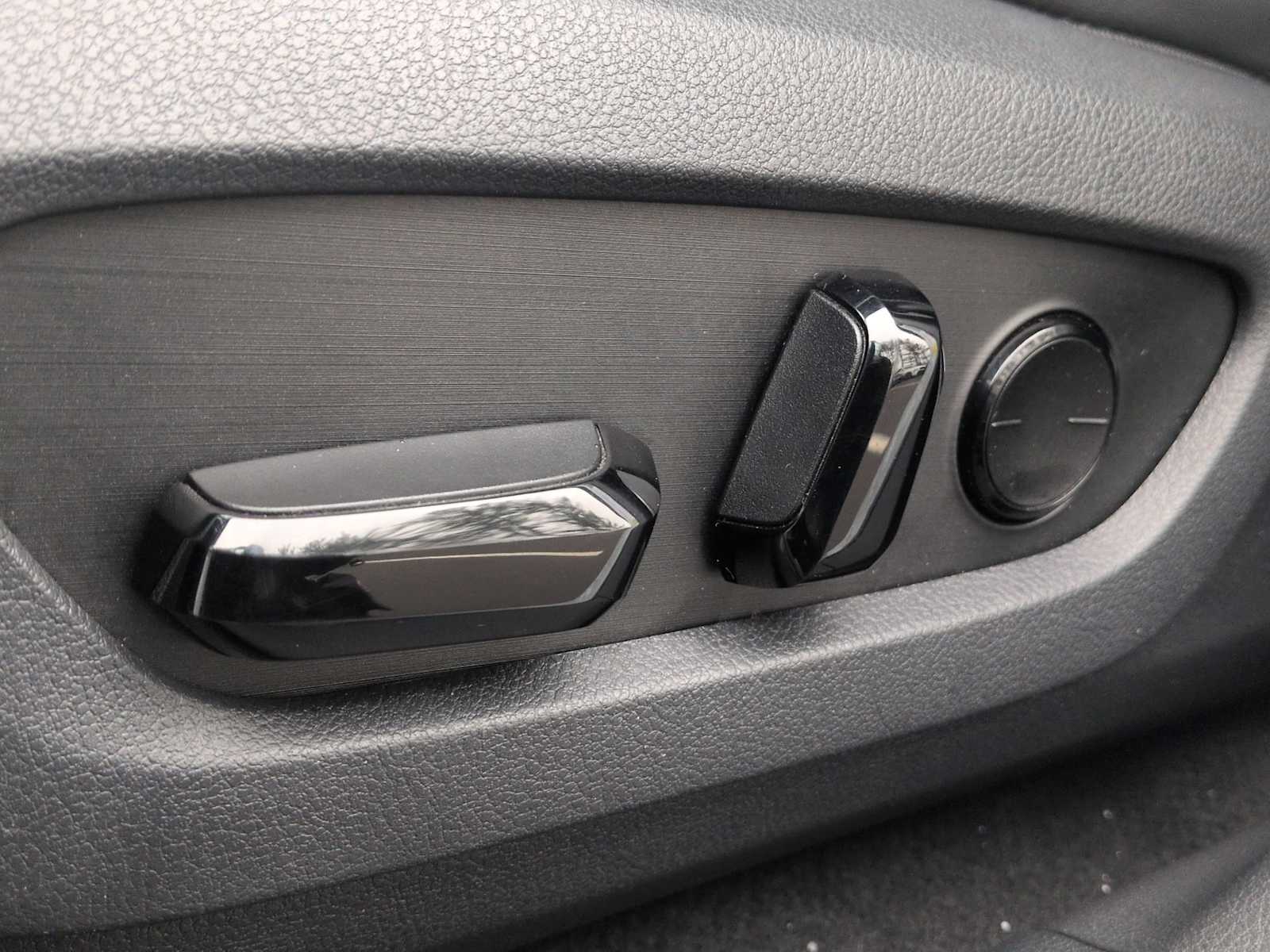 Thumbnail: 2023 Lexus RX - 23