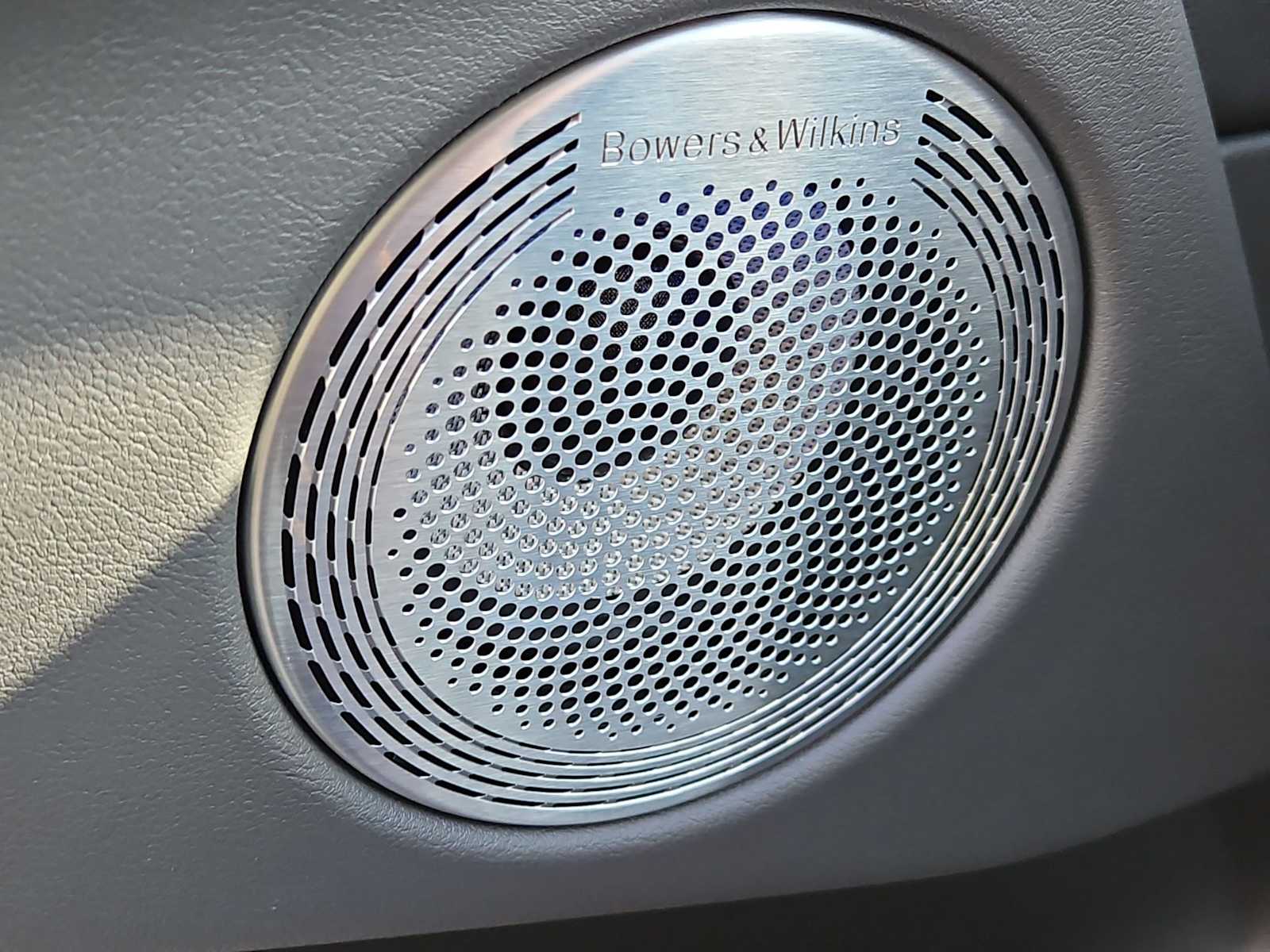 Thumbnail: 2026 BMW XM - 37