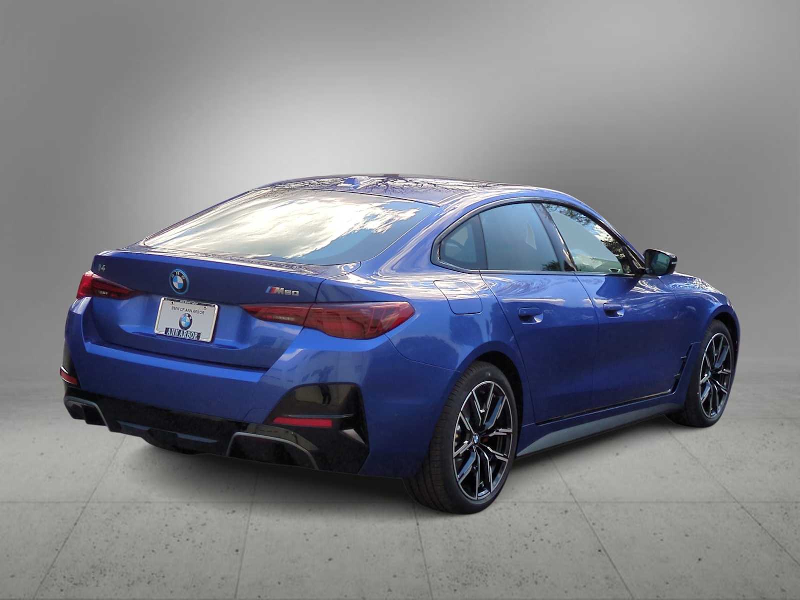 Thumbnail: 2025 BMW i4 - 8