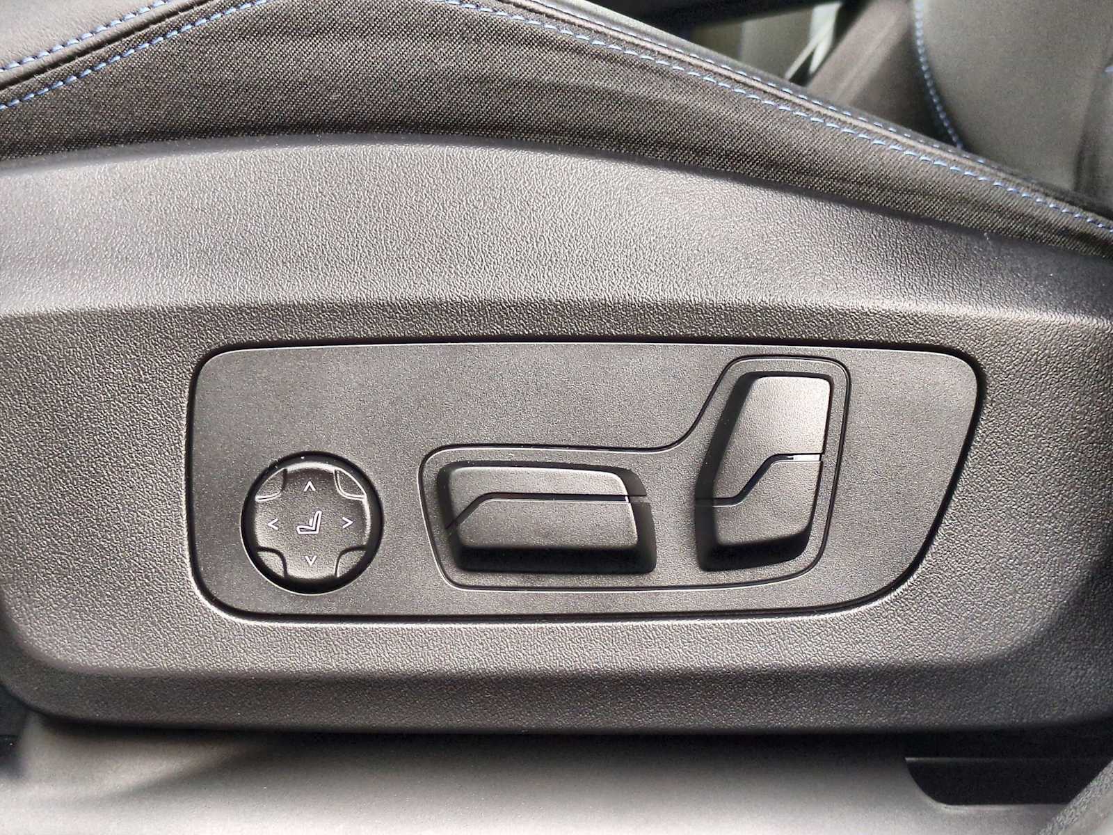 Thumbnail: 2025 BMW X1 - 17