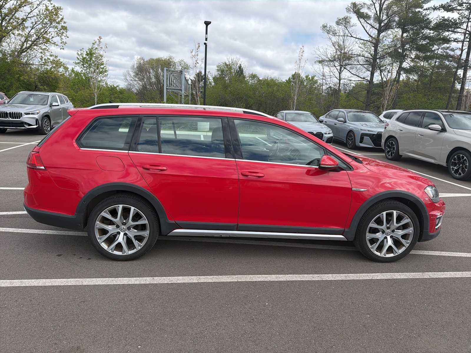 Thumbnail: 2017 Volkswagen Golf - 14