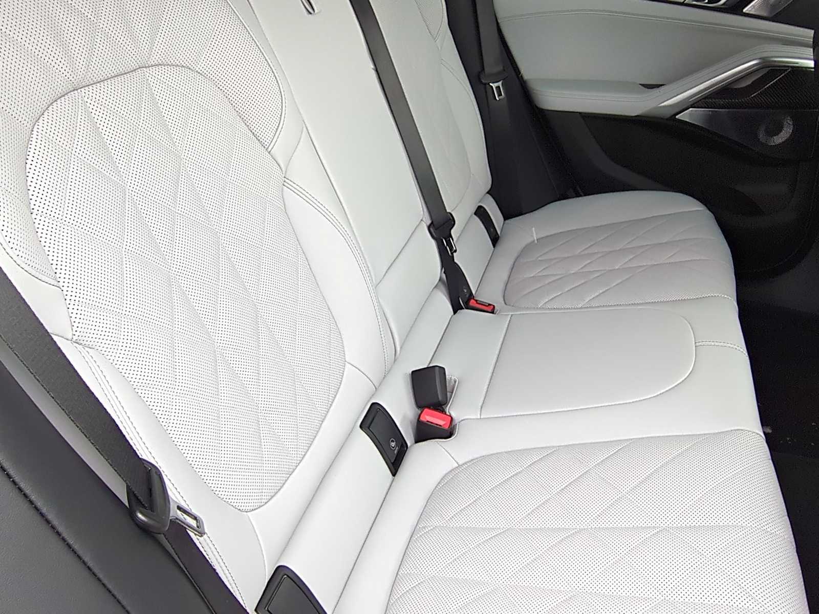 Thumbnail: 2026 BMW X6 - 21