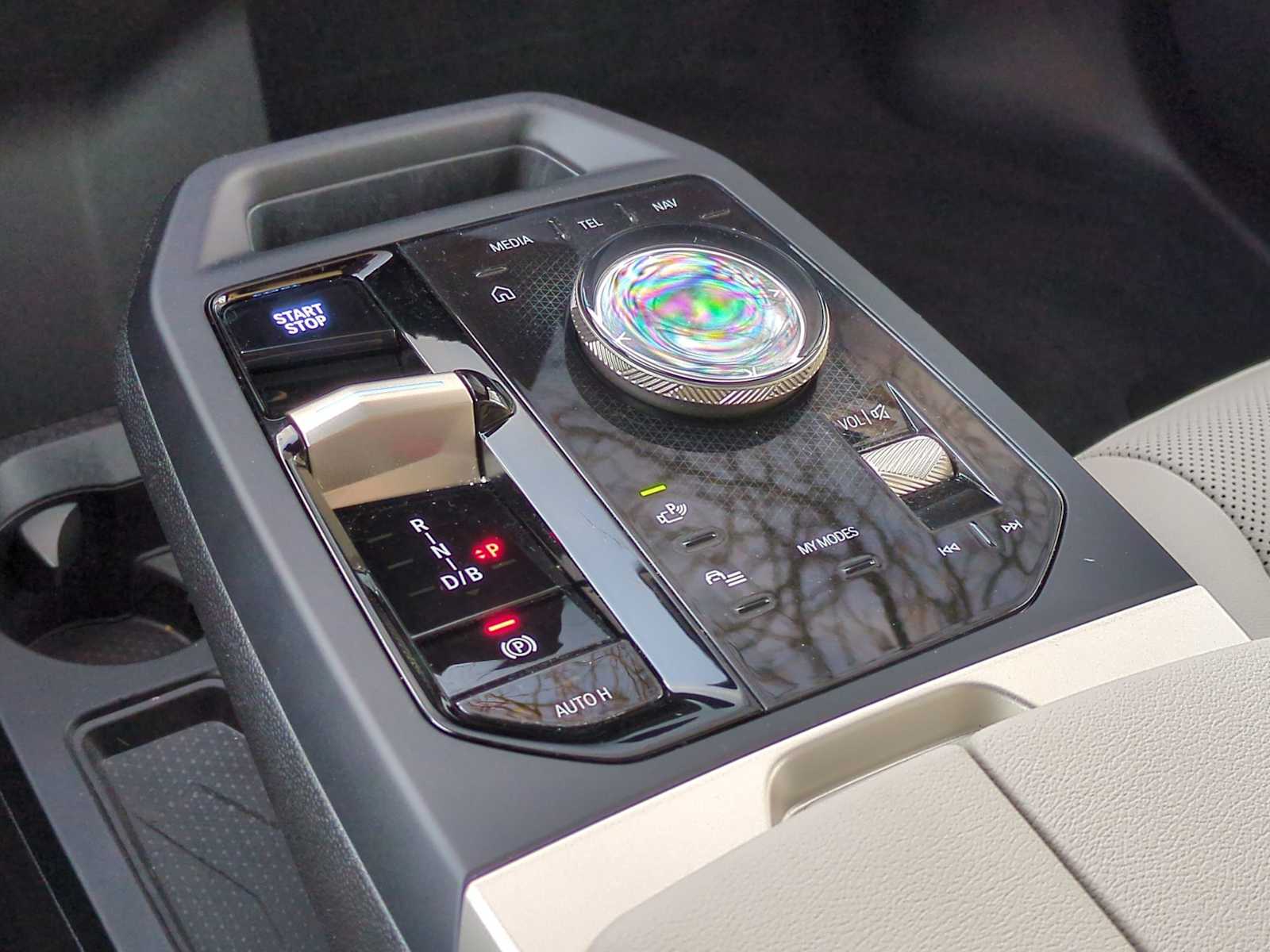 Thumbnail: 2025 BMW iX - 34