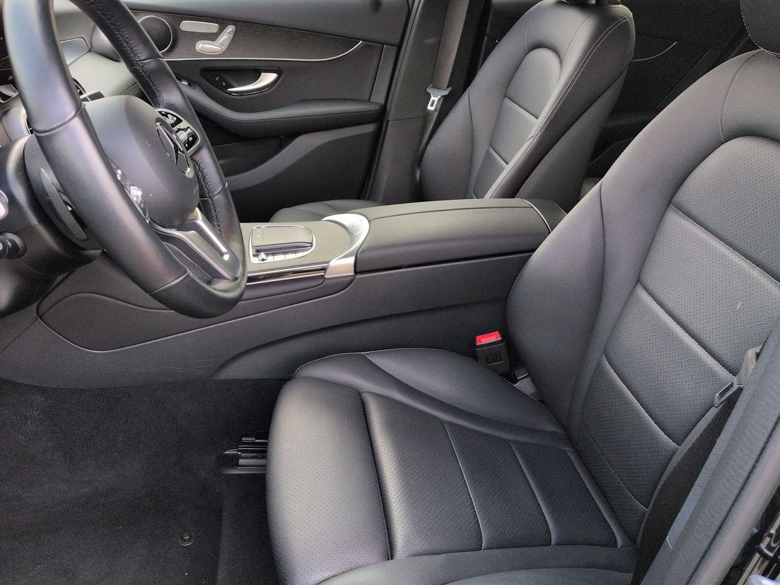 Thumbnail: 2022 Mercedes-Benz GLC - 16