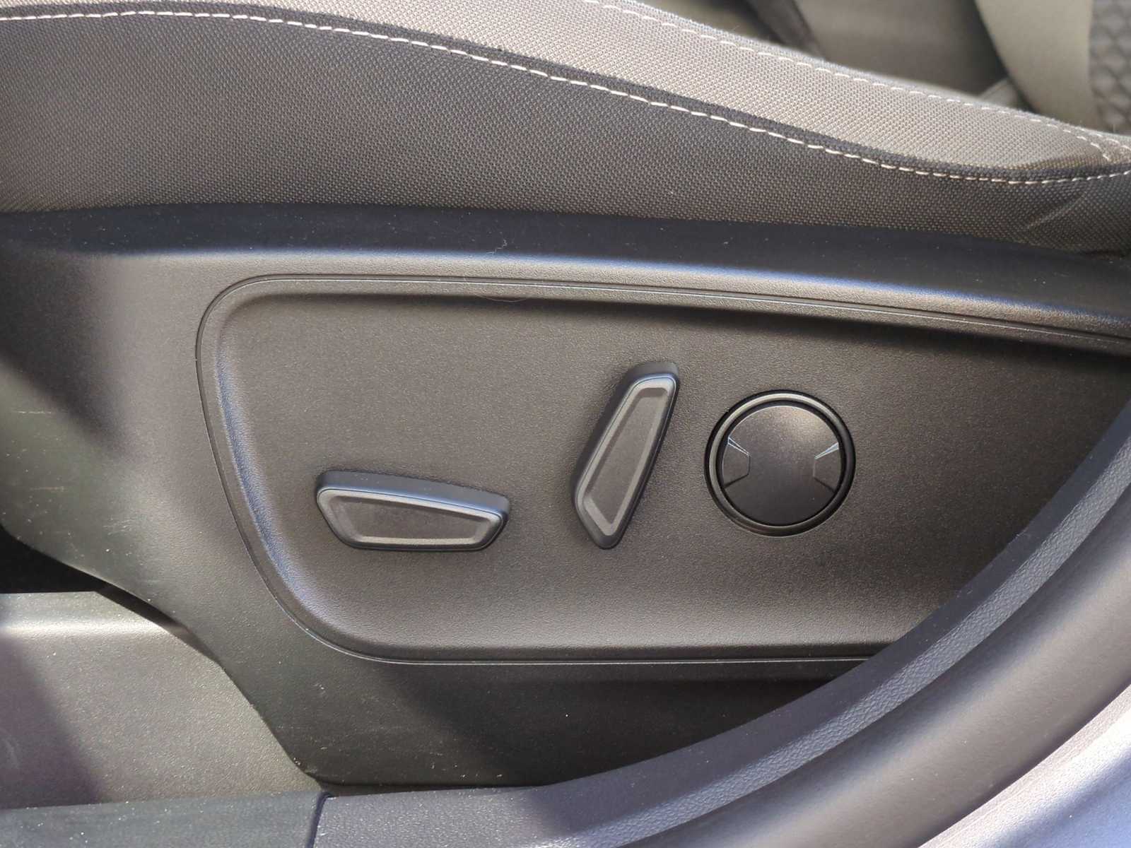 Thumbnail: 2022 Ford Escape - 17