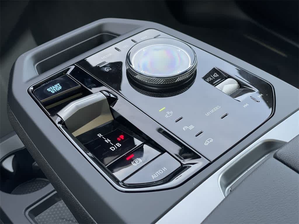 Thumbnail: 2025 BMW iX - 34