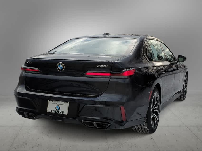 Thumbnail: 2025 BMW 7 Series - 8