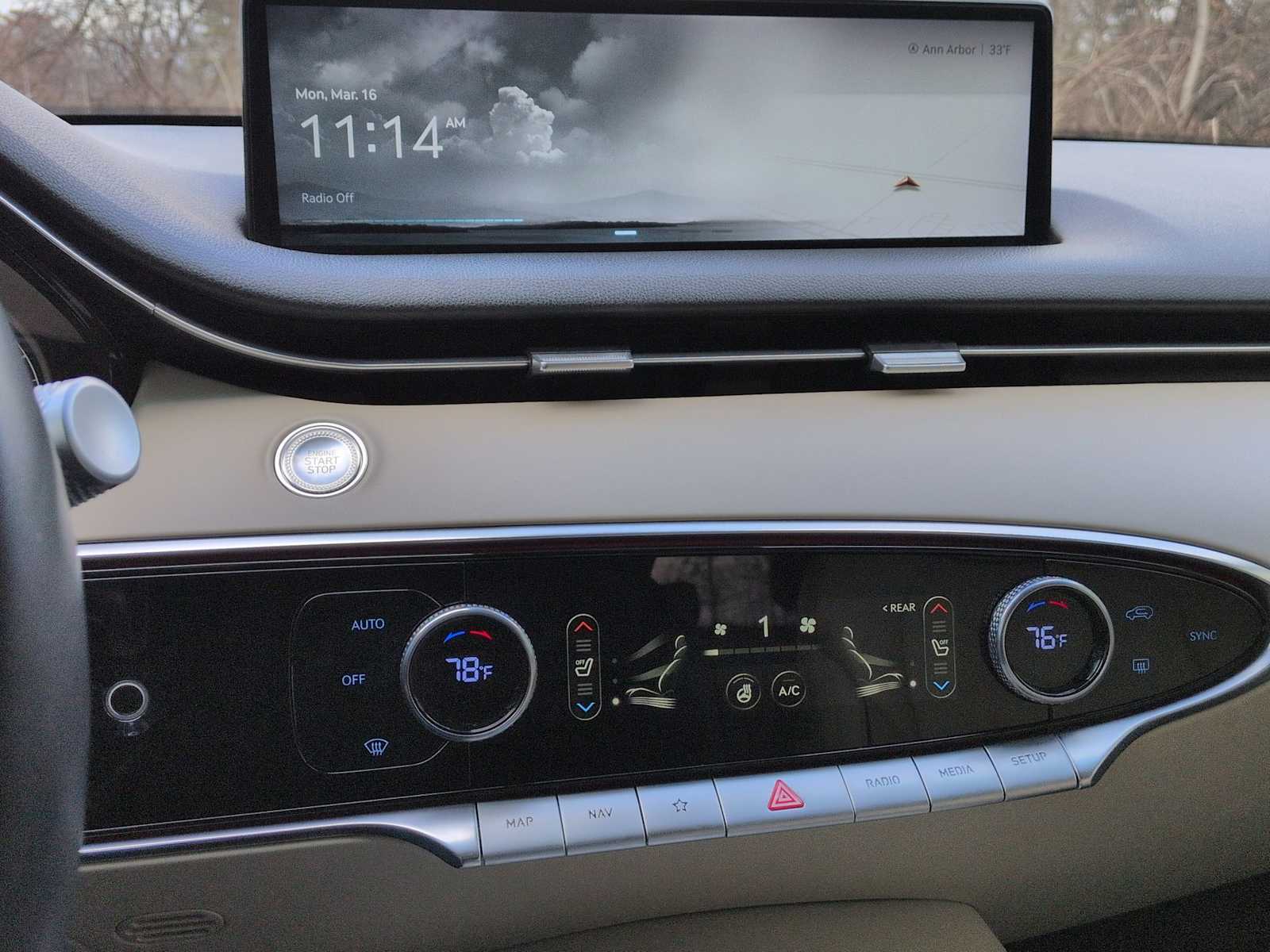 Thumbnail: 2022 Genesis GV70 - 28