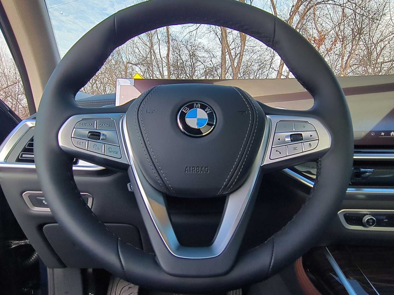 Thumbnail: 2026 BMW X7 - 24