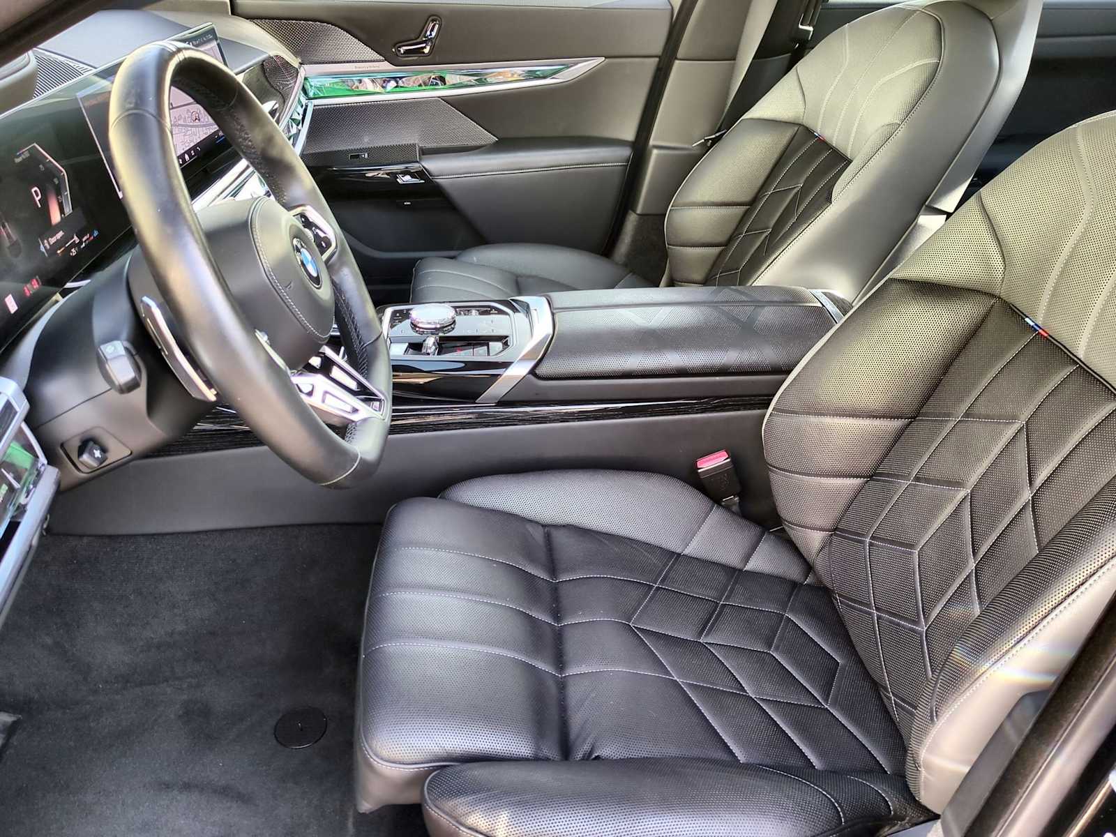 Thumbnail: 2024 BMW 7 Series - 16