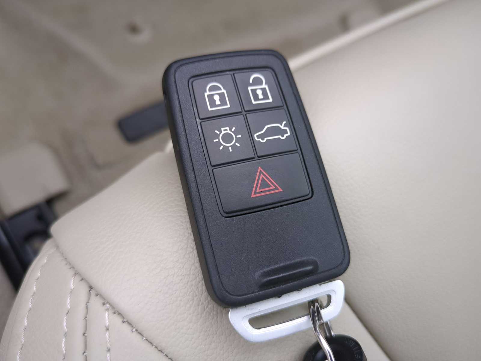 Thumbnail: 2016 Volvo S60 - 37