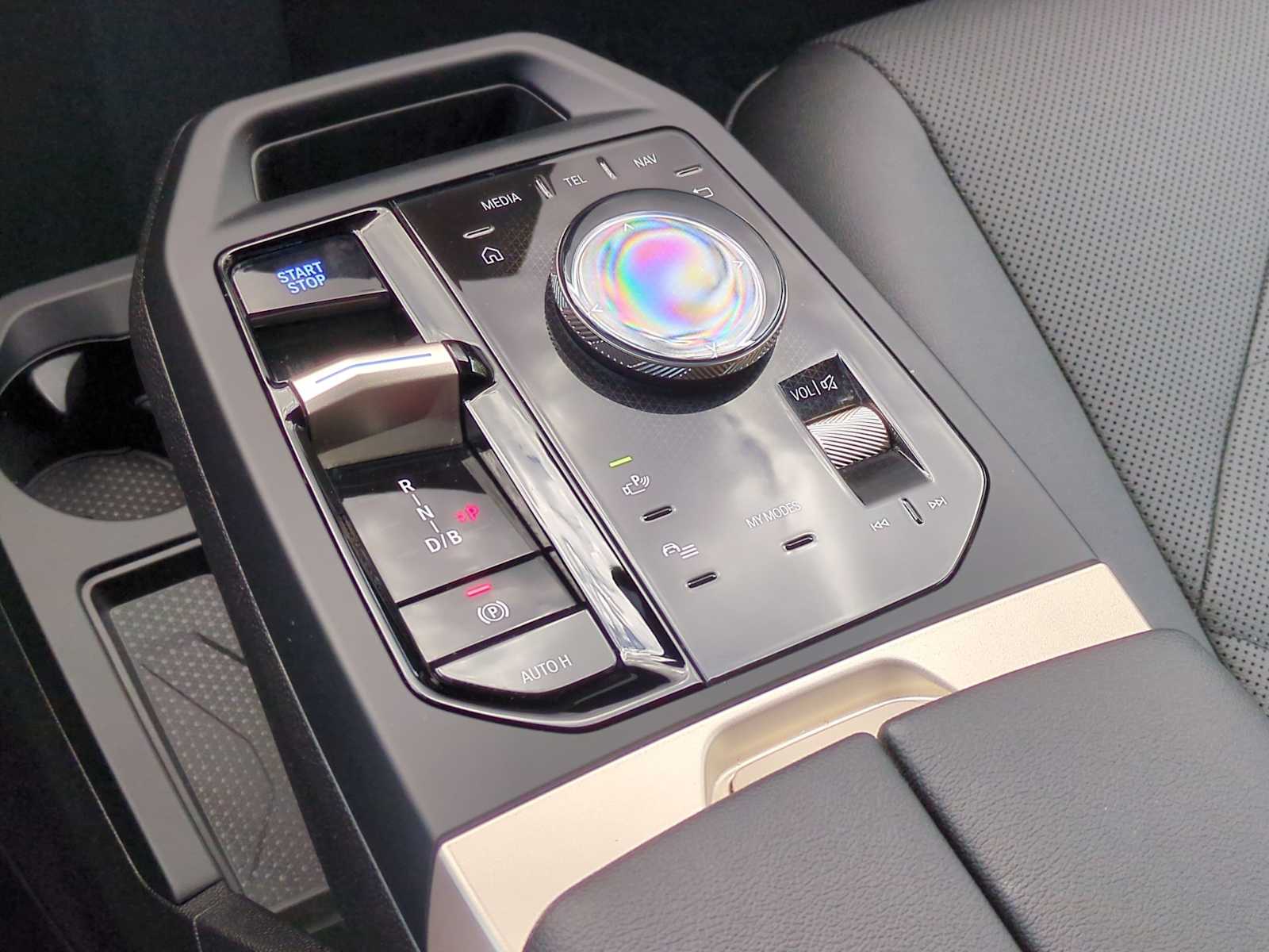 Thumbnail: 2025 BMW iX - 34