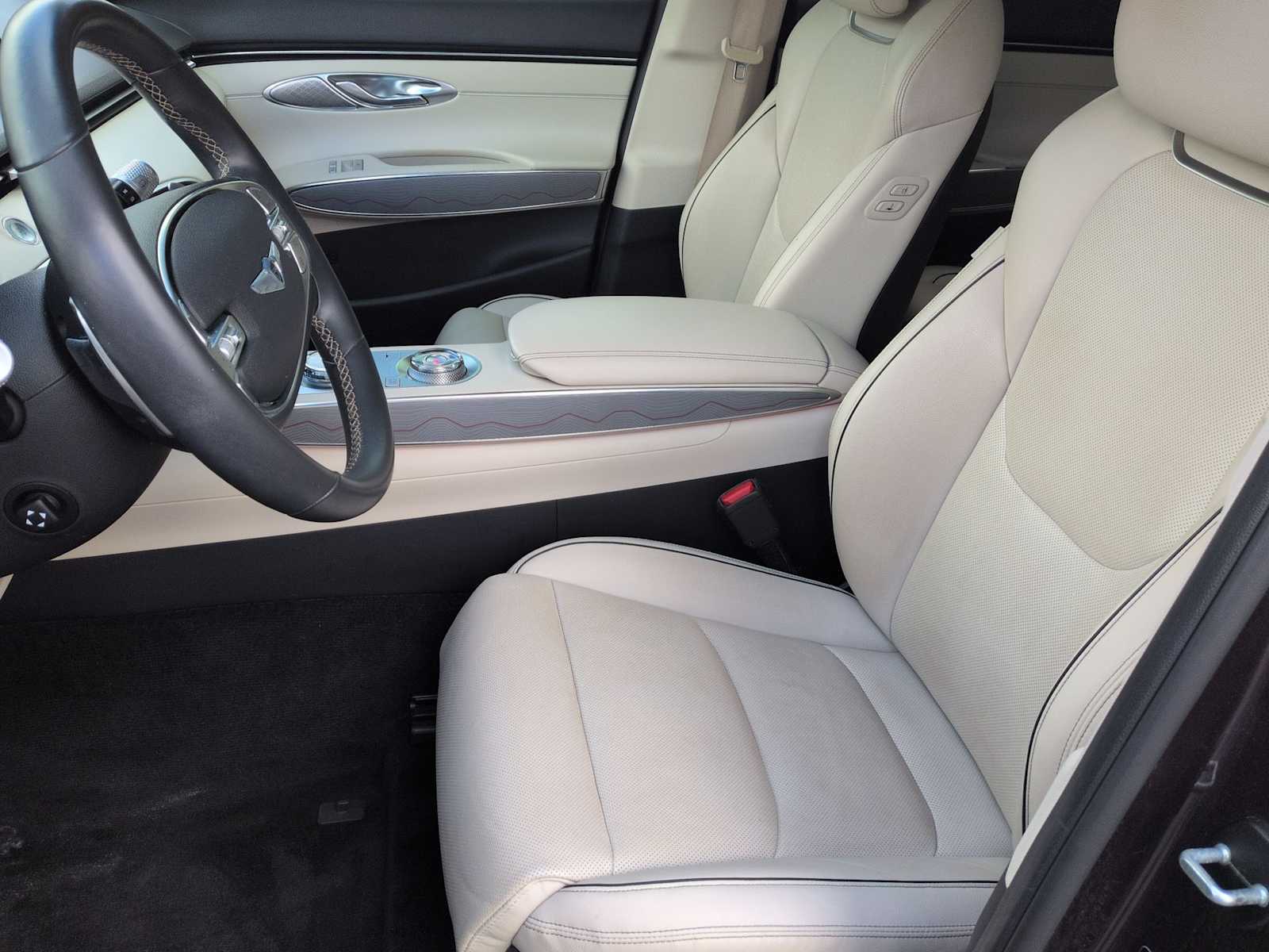 Thumbnail: 2022 Genesis GV70 - 15