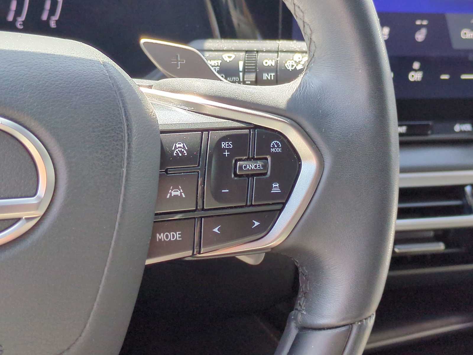 Thumbnail: 2023 Lexus RX - 26