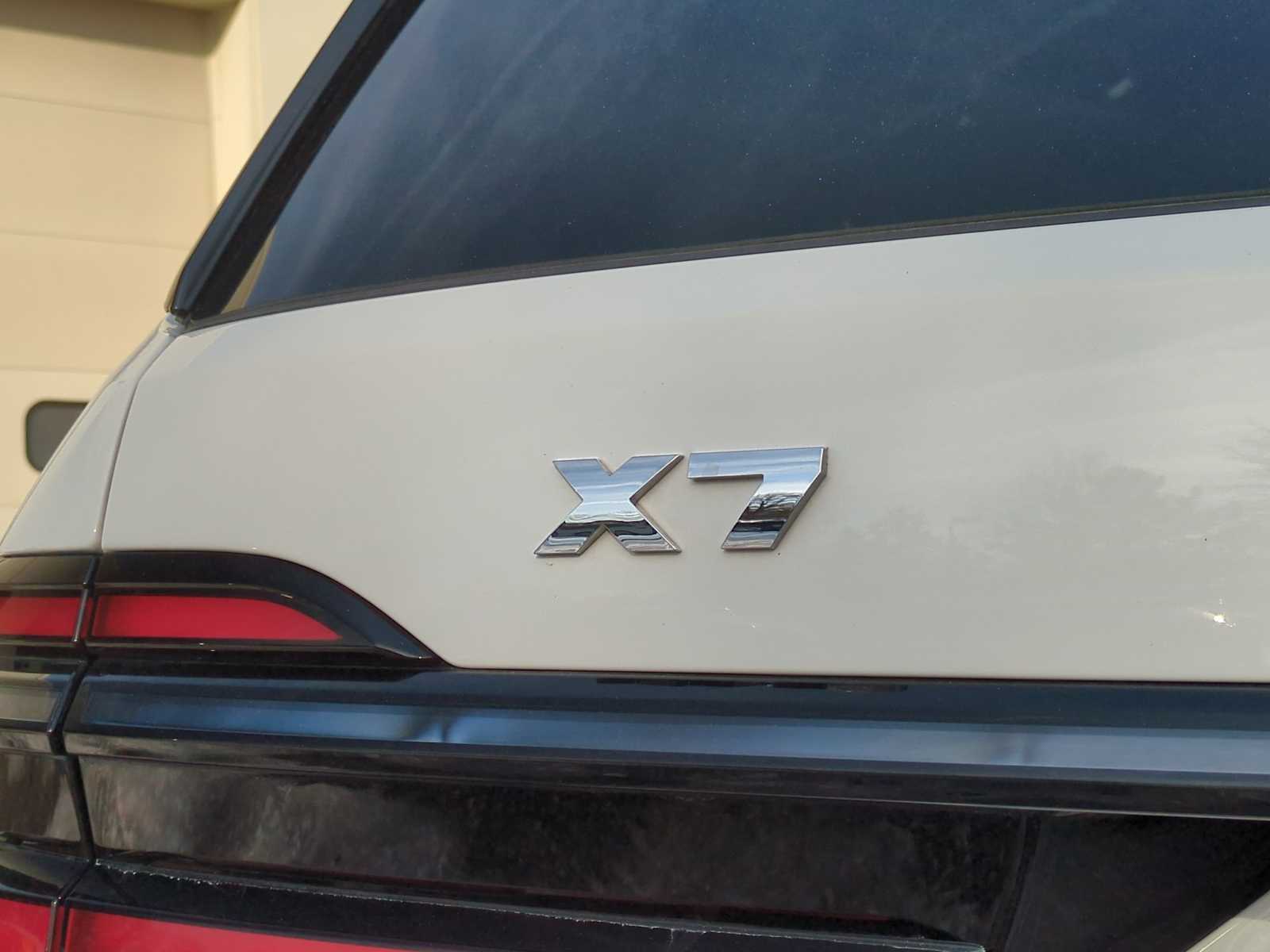 Thumbnail: 2025 BMW X7 - 13