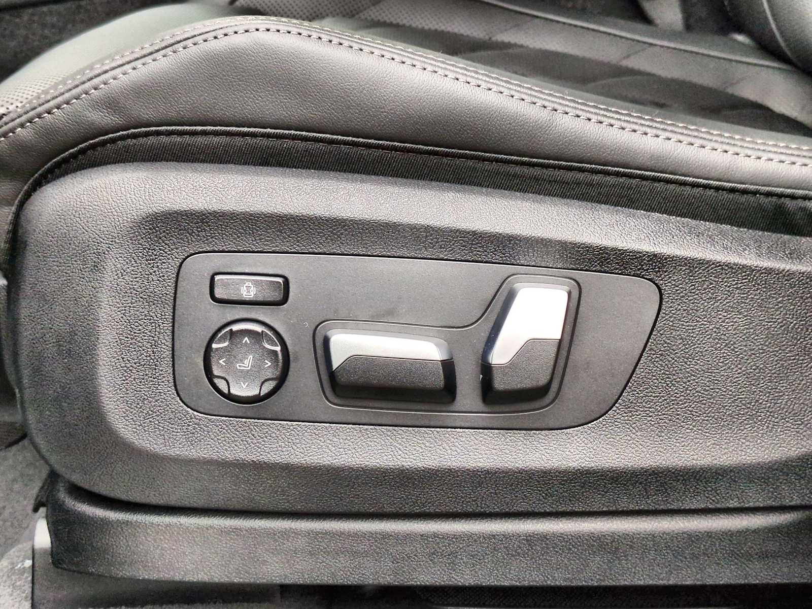 Thumbnail: 2026 BMW X5 - 17