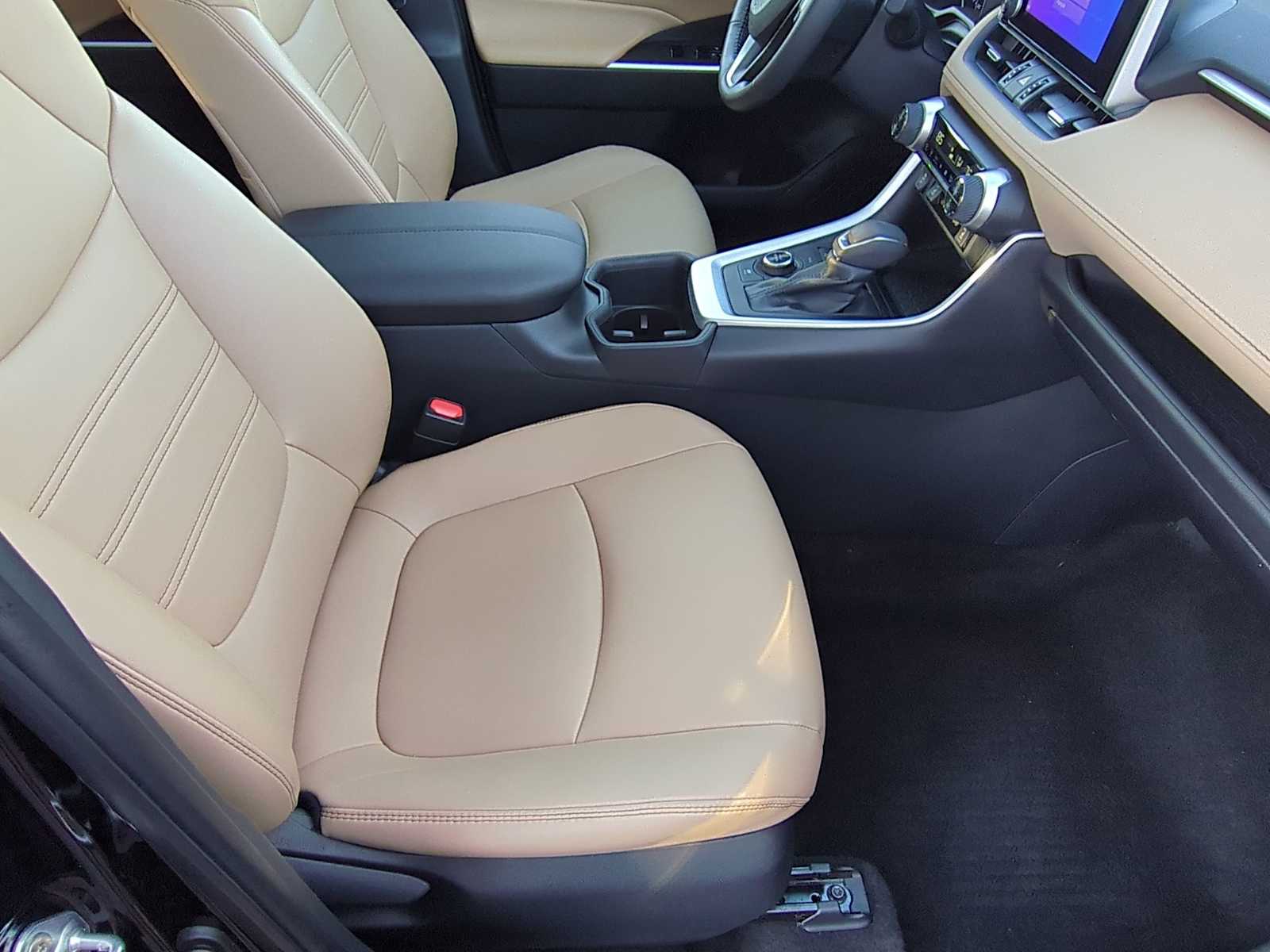 Thumbnail: 2023 Toyota RAV4 - 24