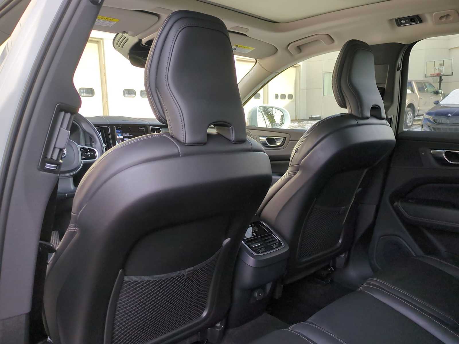 Thumbnail: 2021 Volvo XC60 - 18