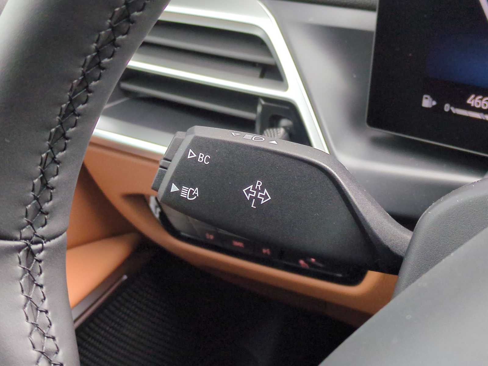 2026 BMW 3 Series 330i - Photo 28