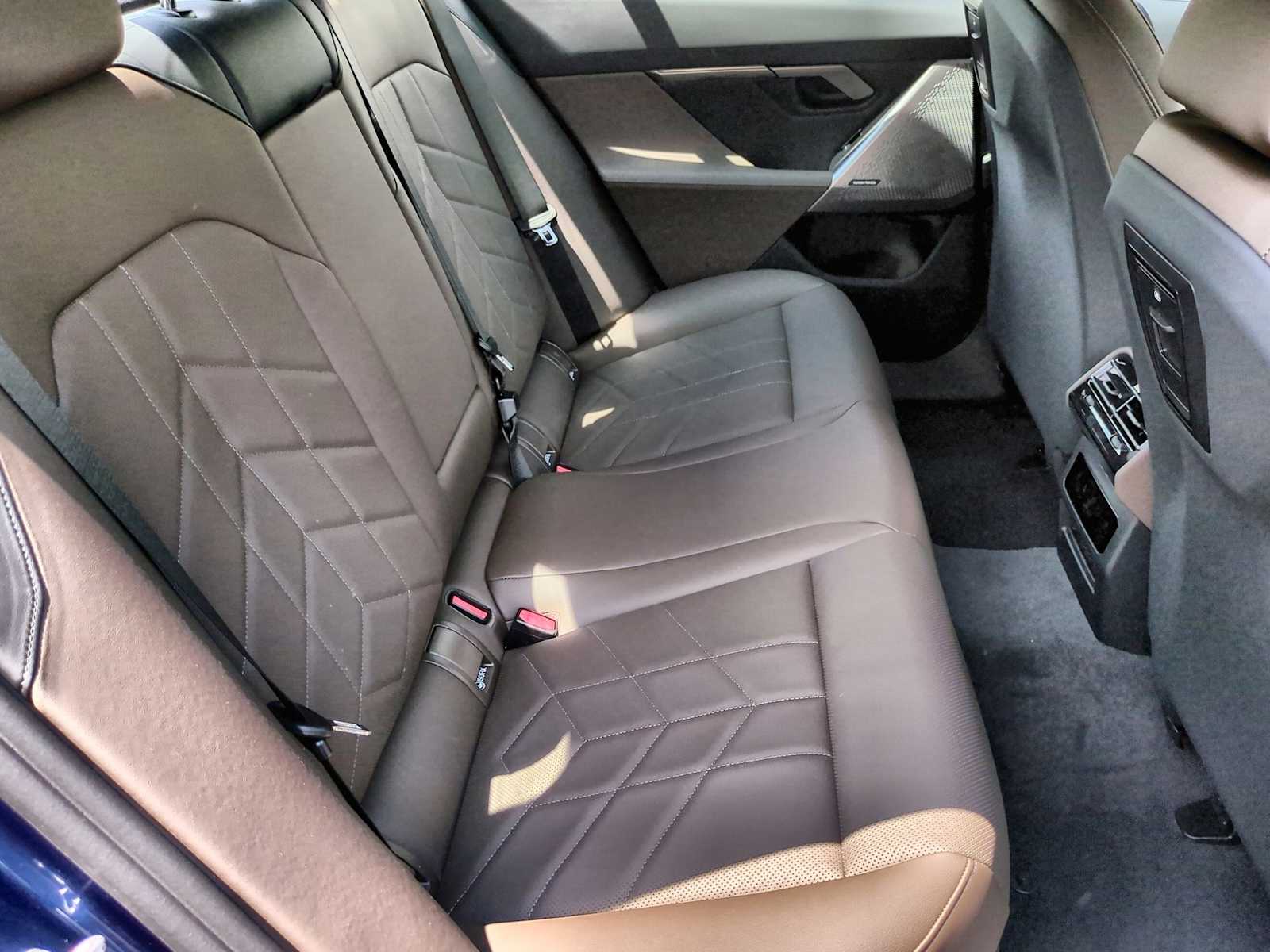 Thumbnail: 2026 BMW 5 Series - 22