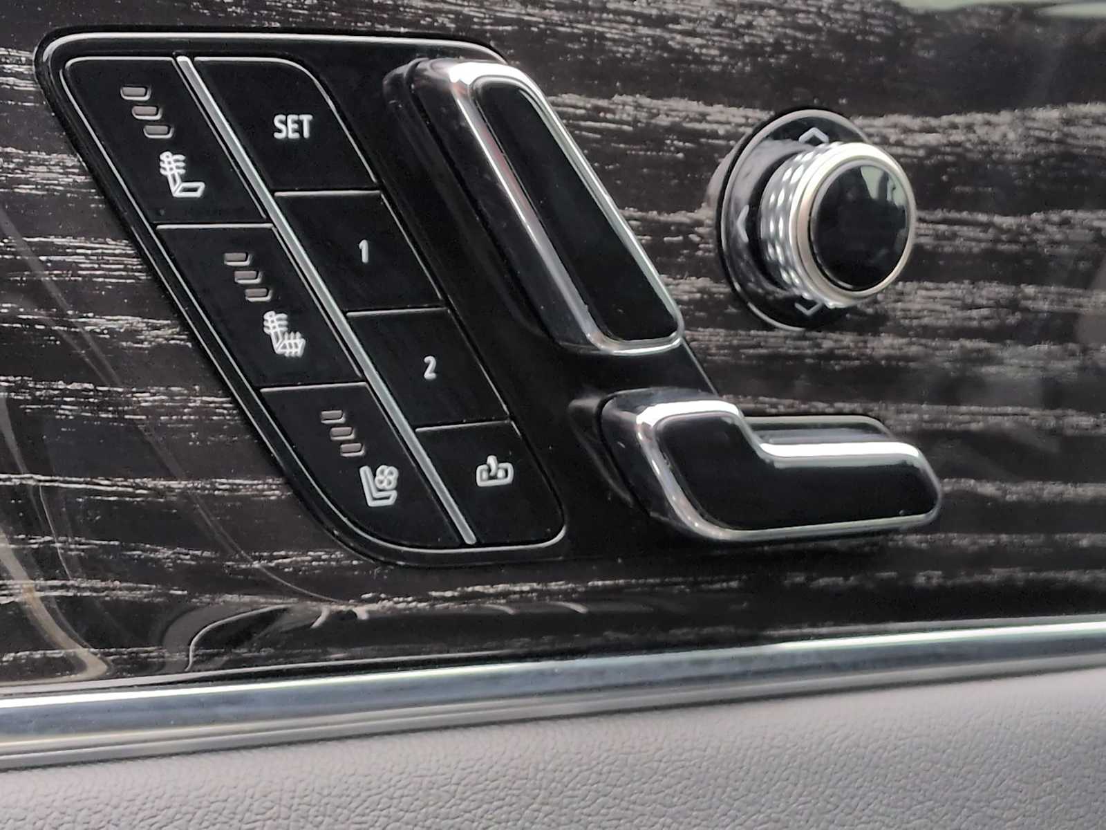 Thumbnail: 2025 Cadillac Escalade IQ - 17