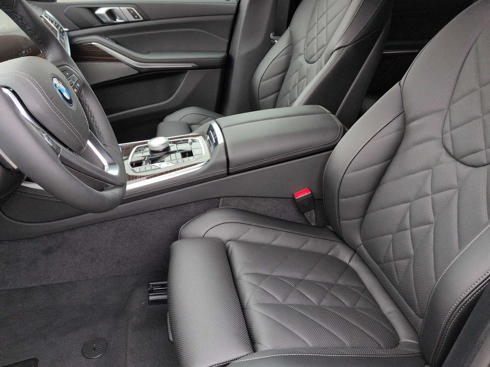 Thumbnail: 2026 BMW X5 - 15