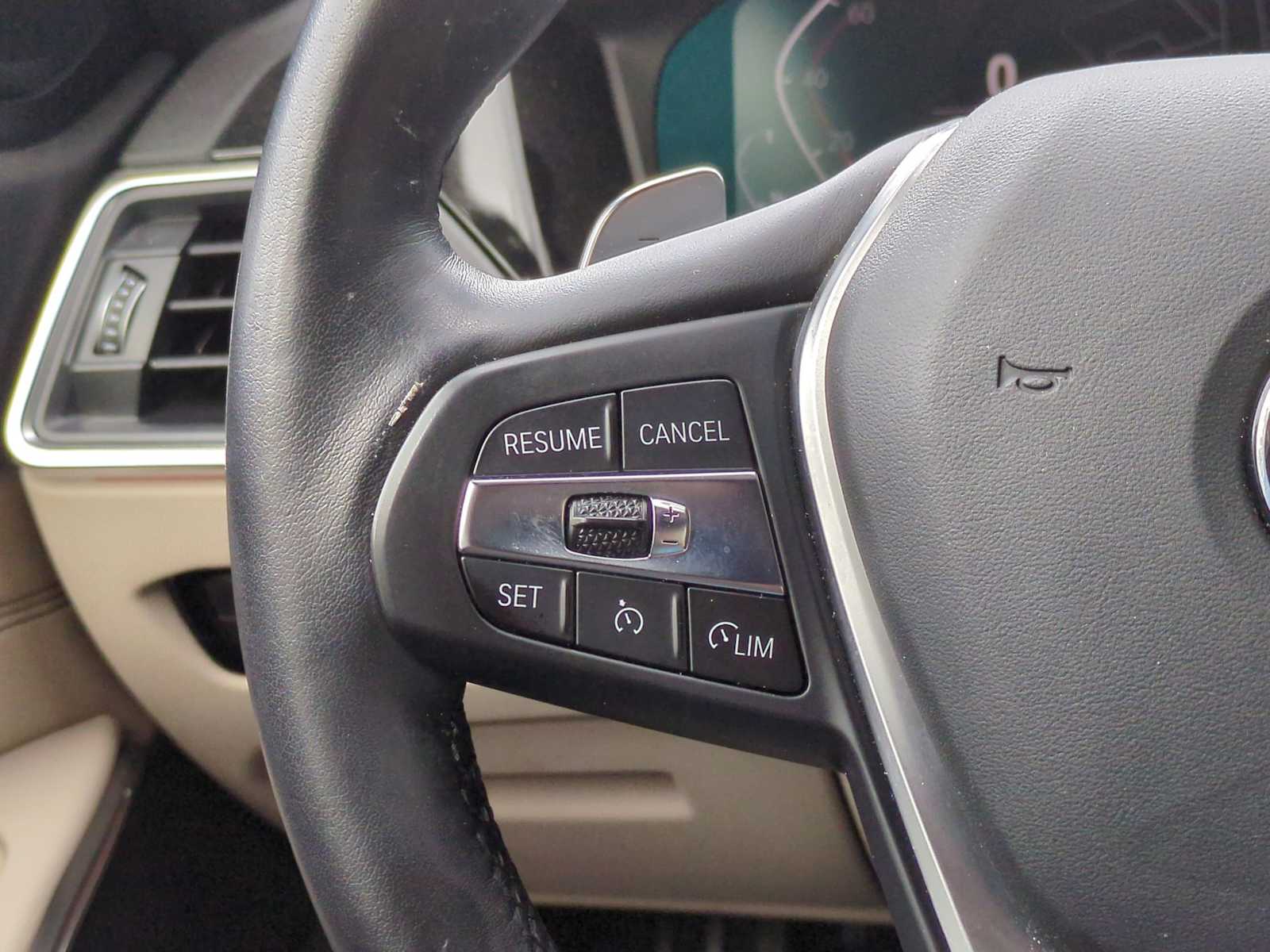 Thumbnail: 2019 BMW 3 Series - 25