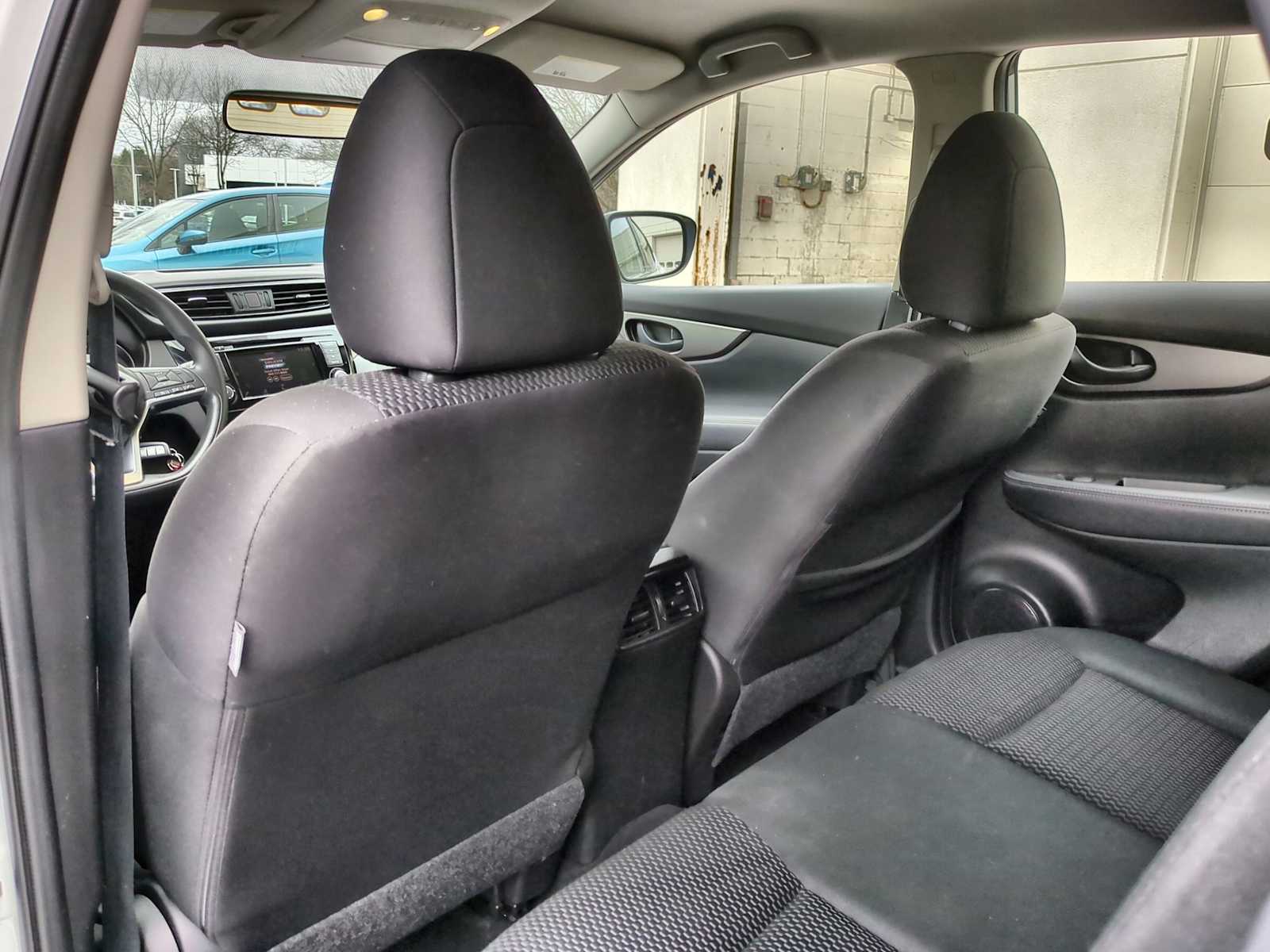 Thumbnail: 2019 Nissan Rogue Sport - 18