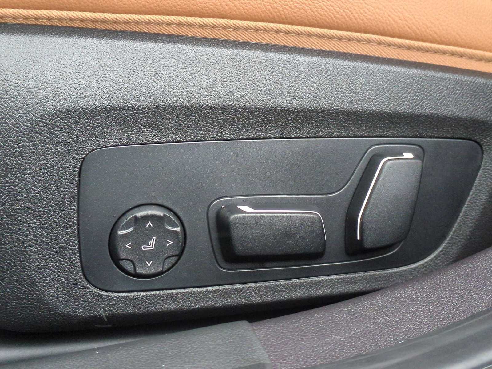 2026 BMW 3 Series 330i - Photo 17