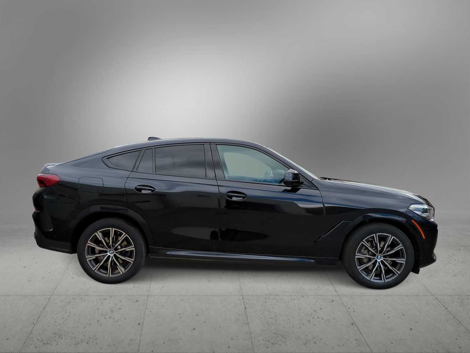 Thumbnail: 2023 BMW X6 - 9