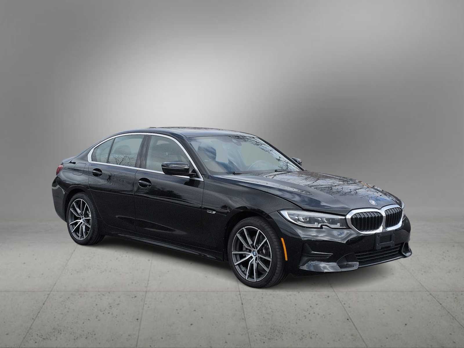 Thumbnail: 2022 BMW 3 Series - 2