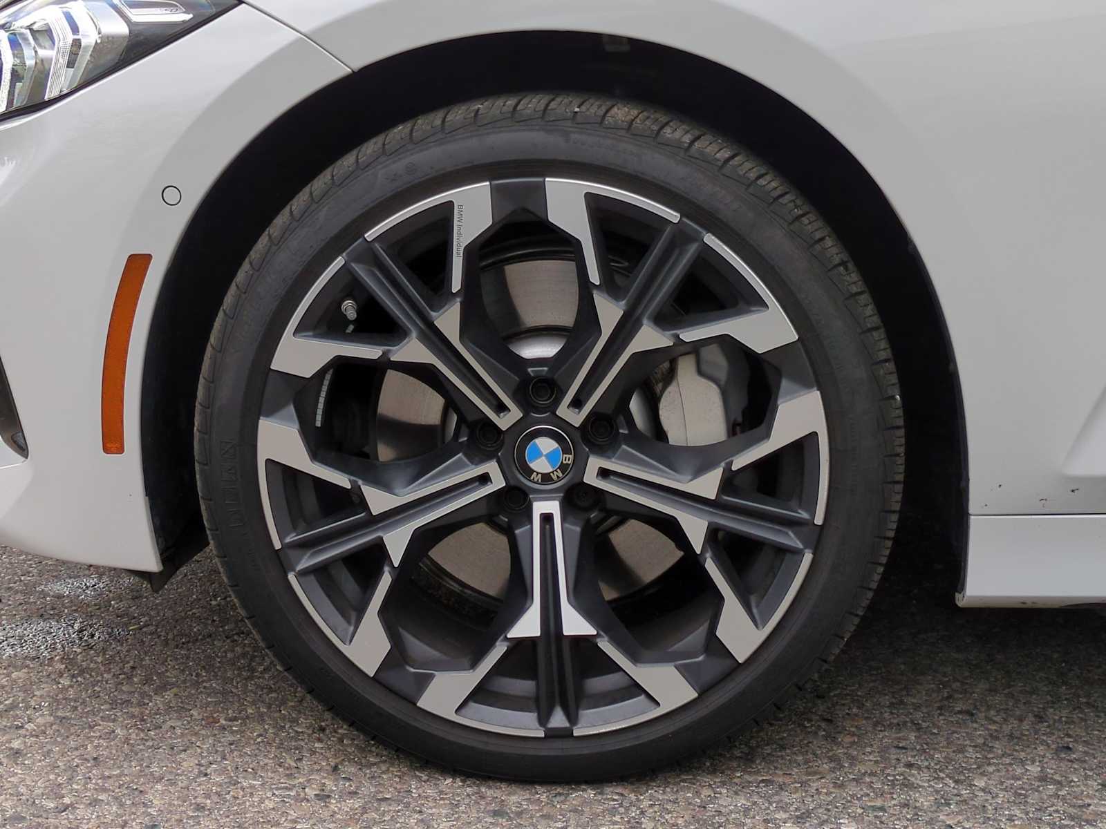 Thumbnail: 2025 BMW 3 Series - 14