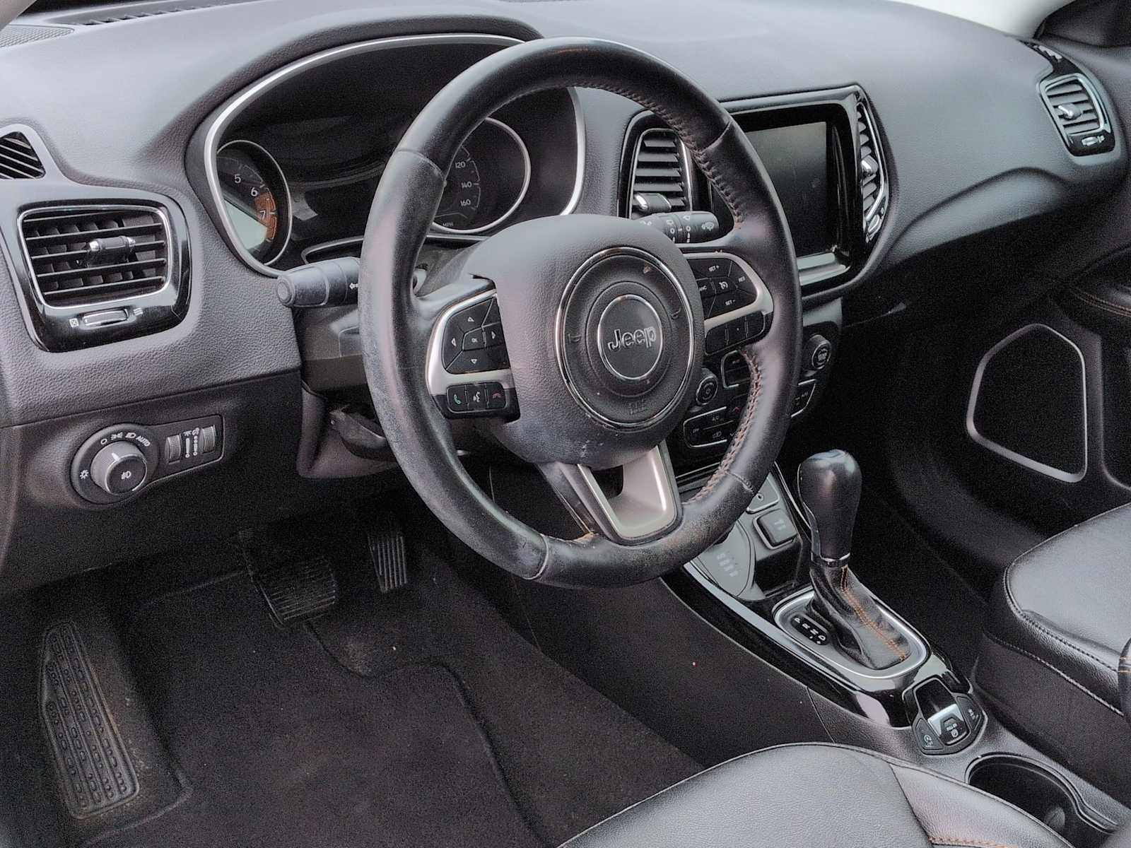 Thumbnail: 2020 Jeep Compass - 10