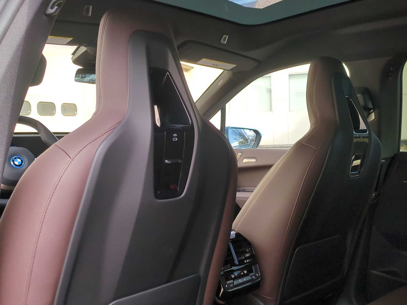 Thumbnail: 2025 BMW iX - 18