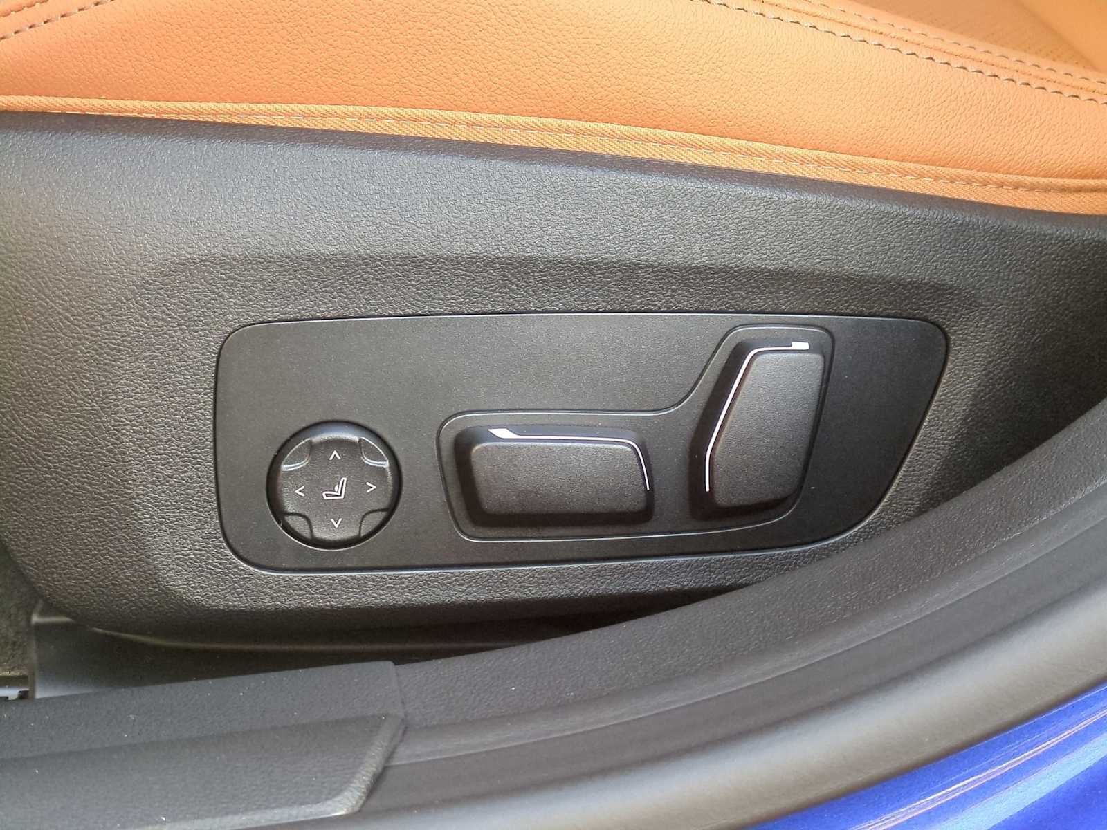 Thumbnail: 2025 BMW i4 - 17