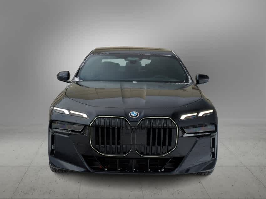 Thumbnail: 2025 BMW 7 Series - 3