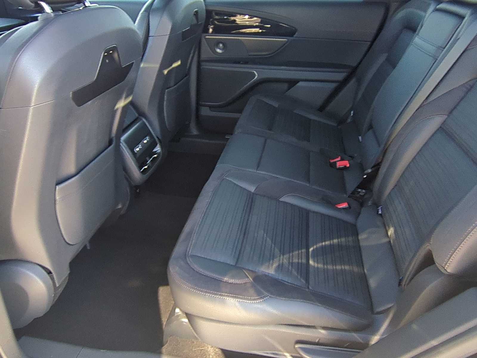 Thumbnail: 2024 Lincoln Nautilus - 28