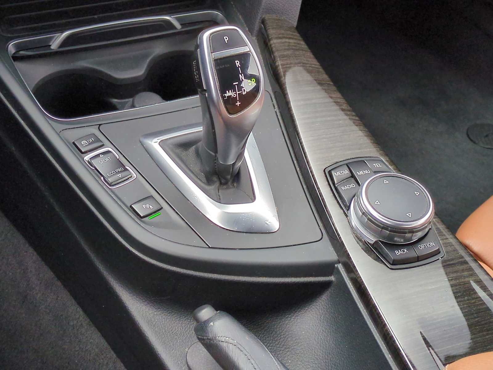 Thumbnail: 2016 BMW 3 Series - 34