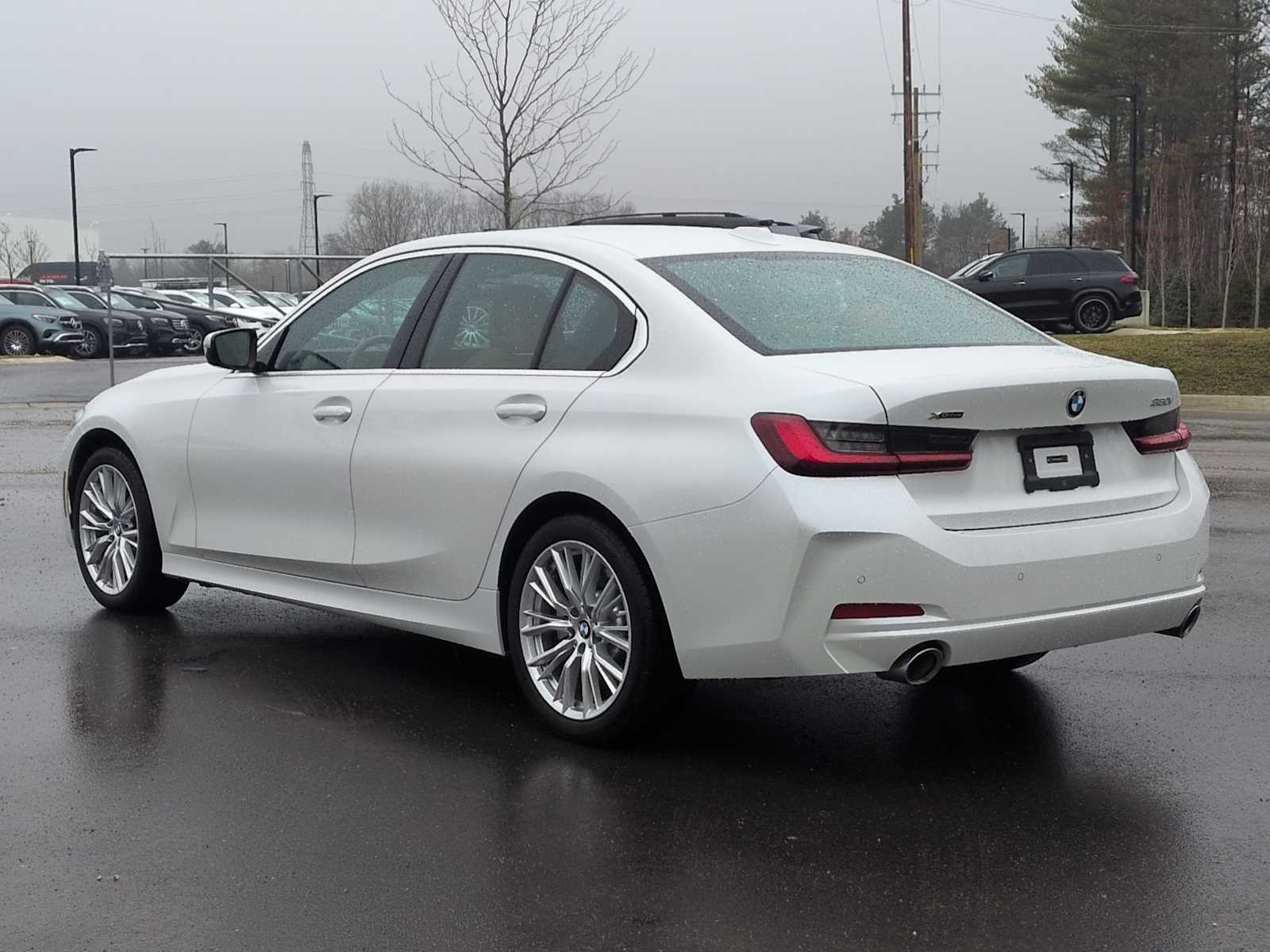 Thumbnail: 2024 BMW 3 Series - 12