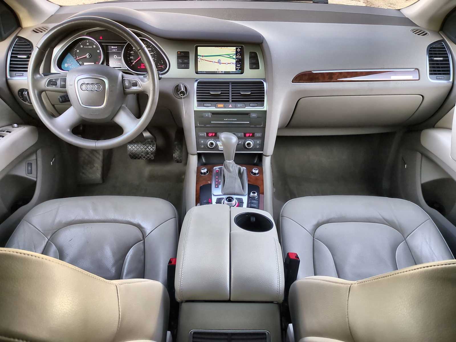 Thumbnail: 2011 Audi Q7 - 15