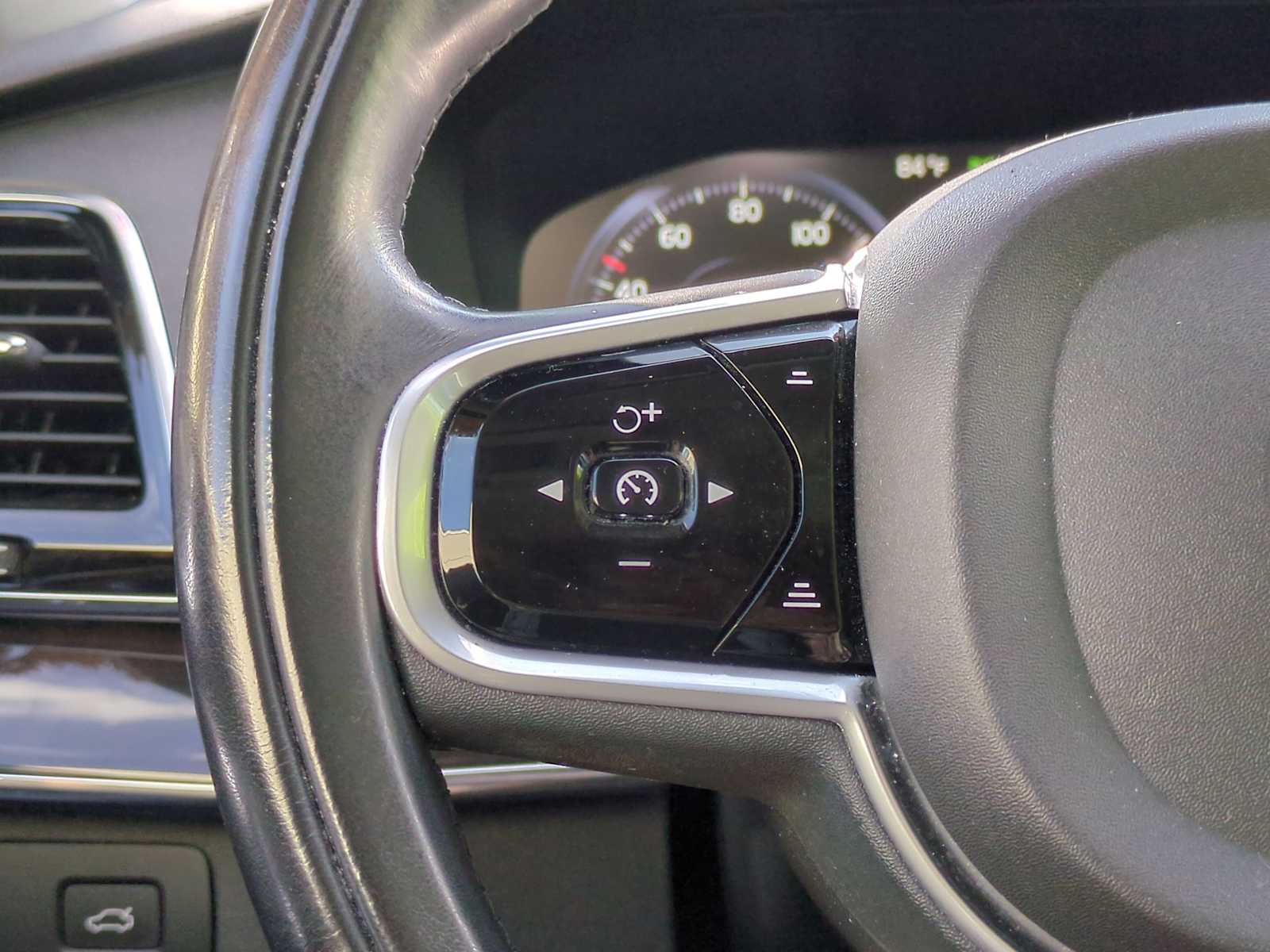 Thumbnail: 2018 Volvo XC90 - 26