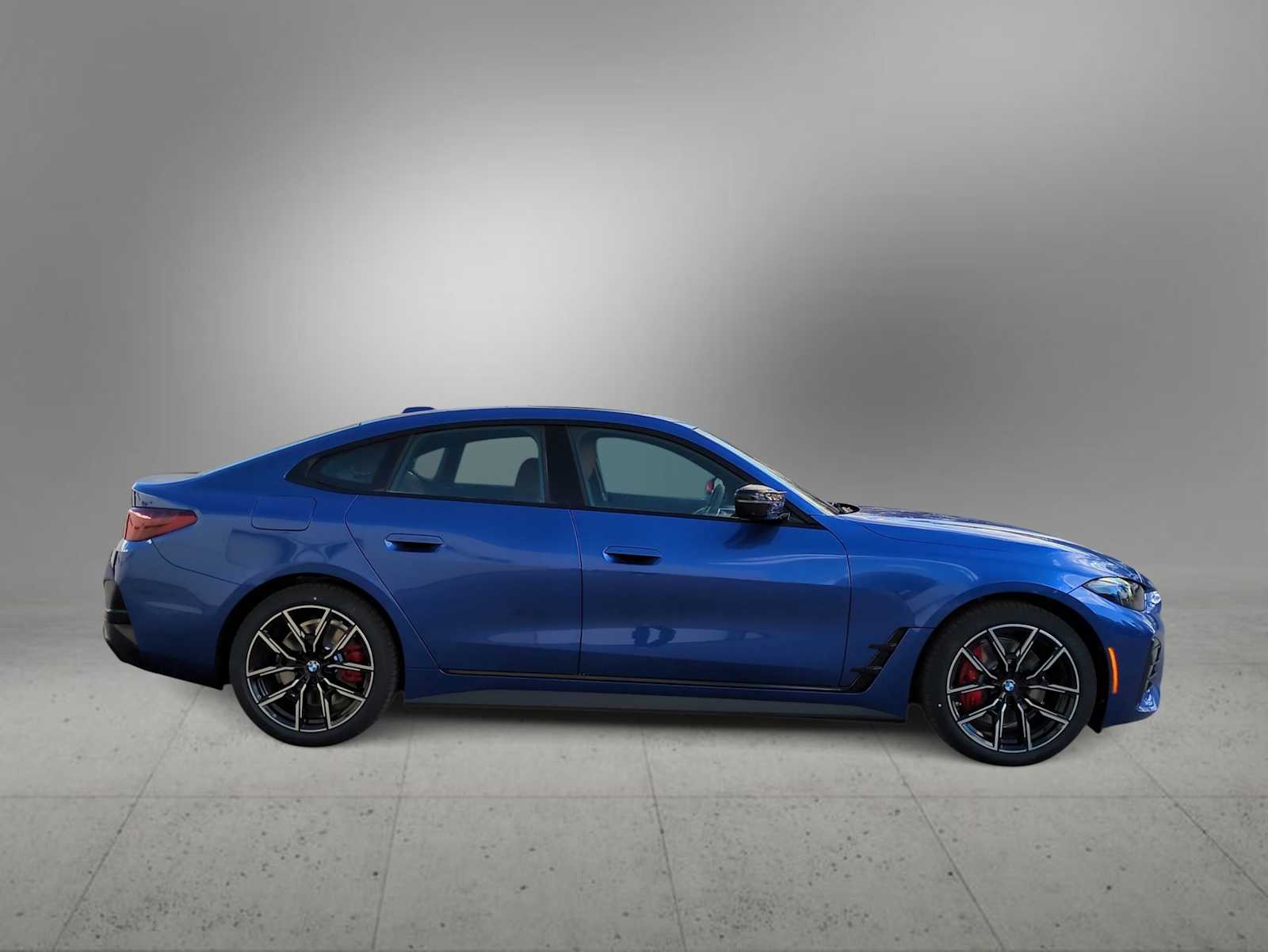 Thumbnail: 2025 BMW i4 - 9