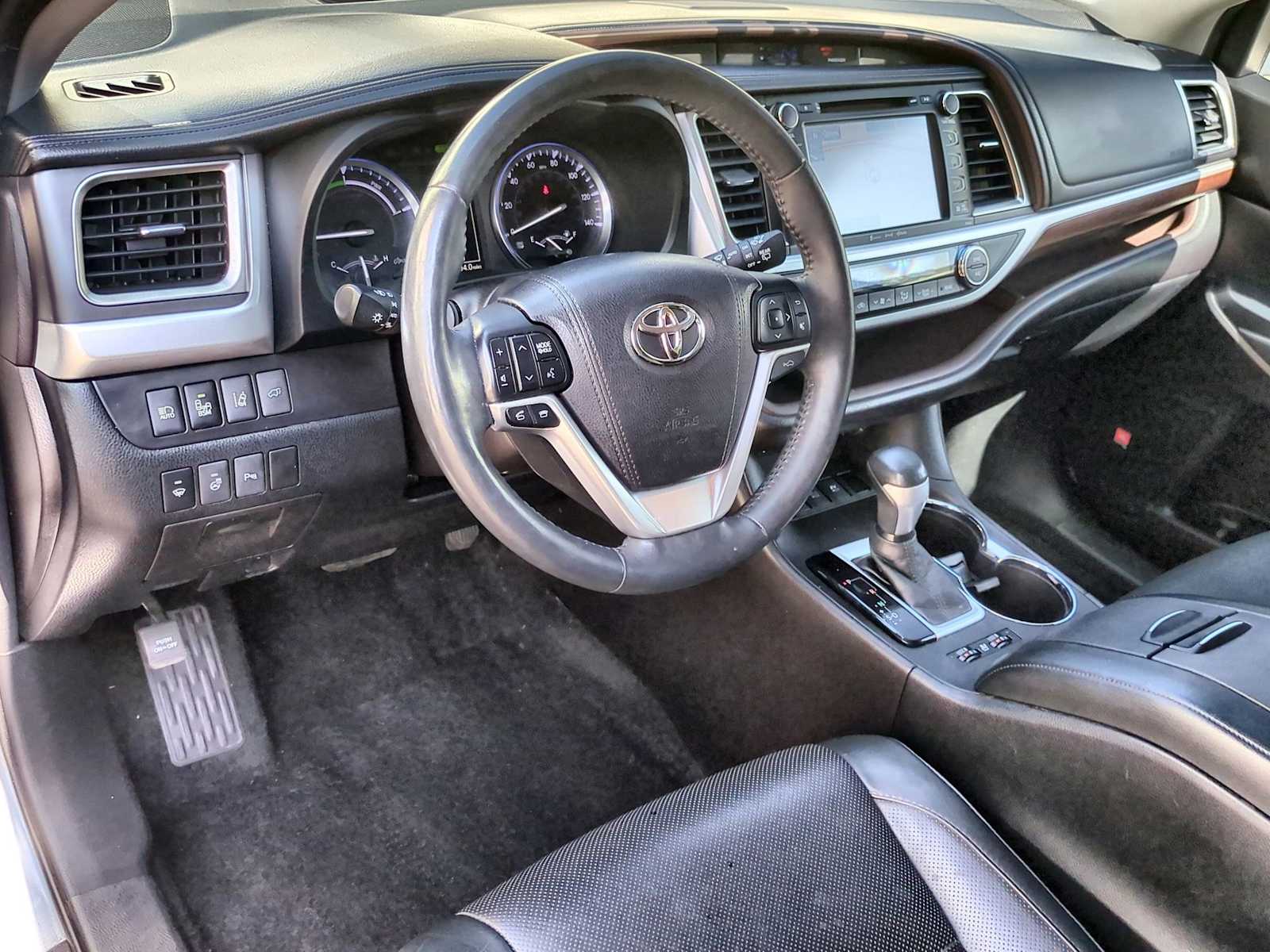Thumbnail: 2016 Toyota Highlander - 10