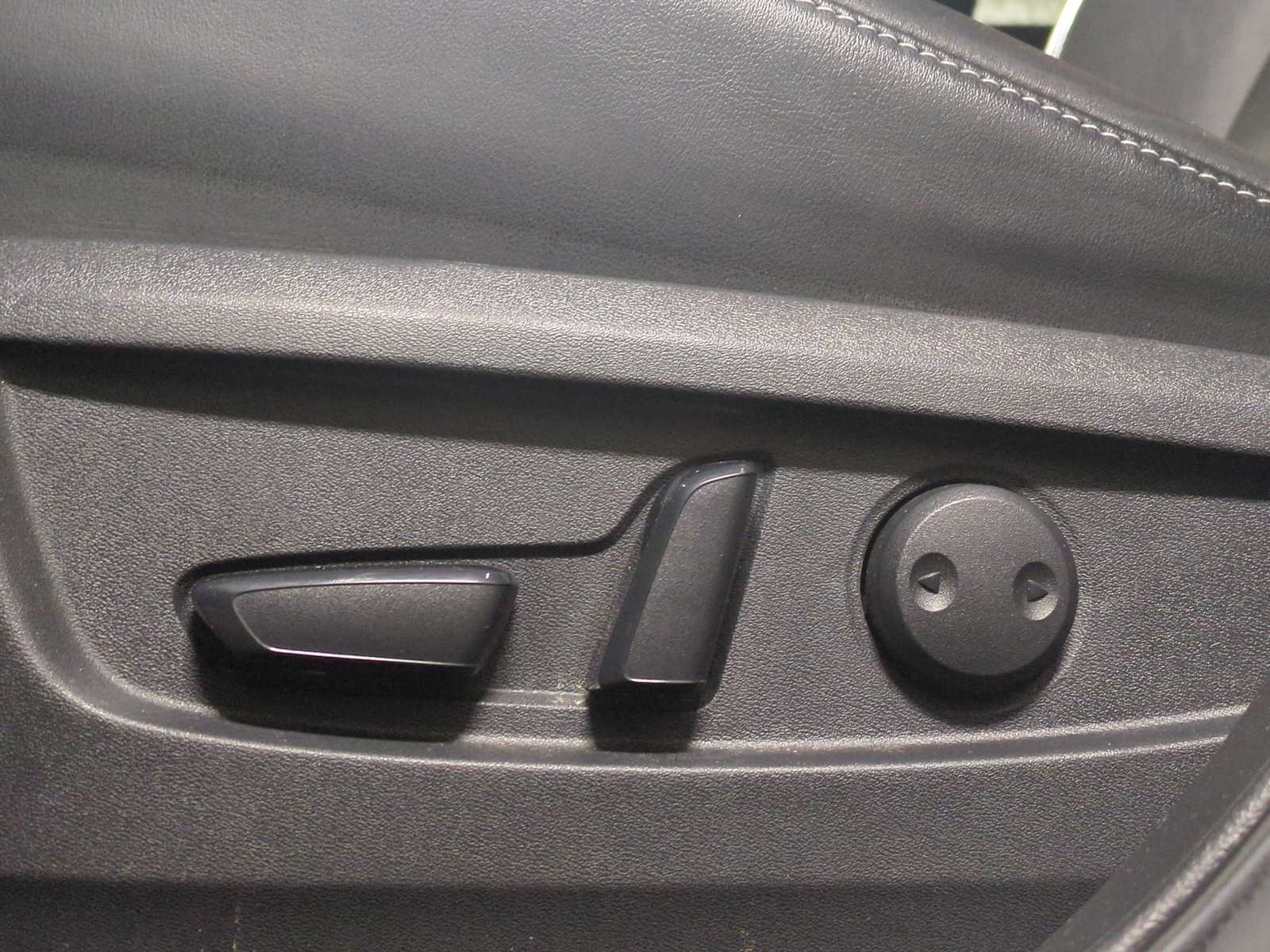 Thumbnail: 2020 INFINITI QX50 - 17