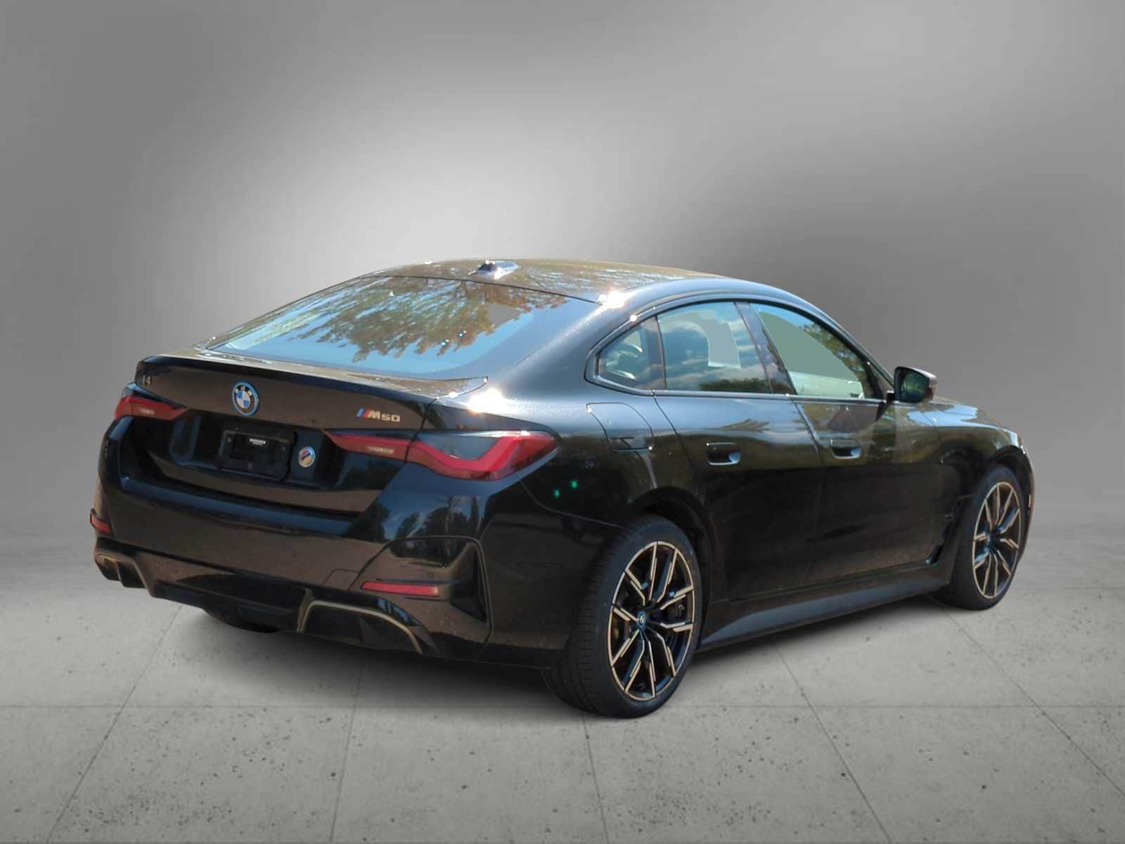 Thumbnail: 2023 BMW i4 - 8